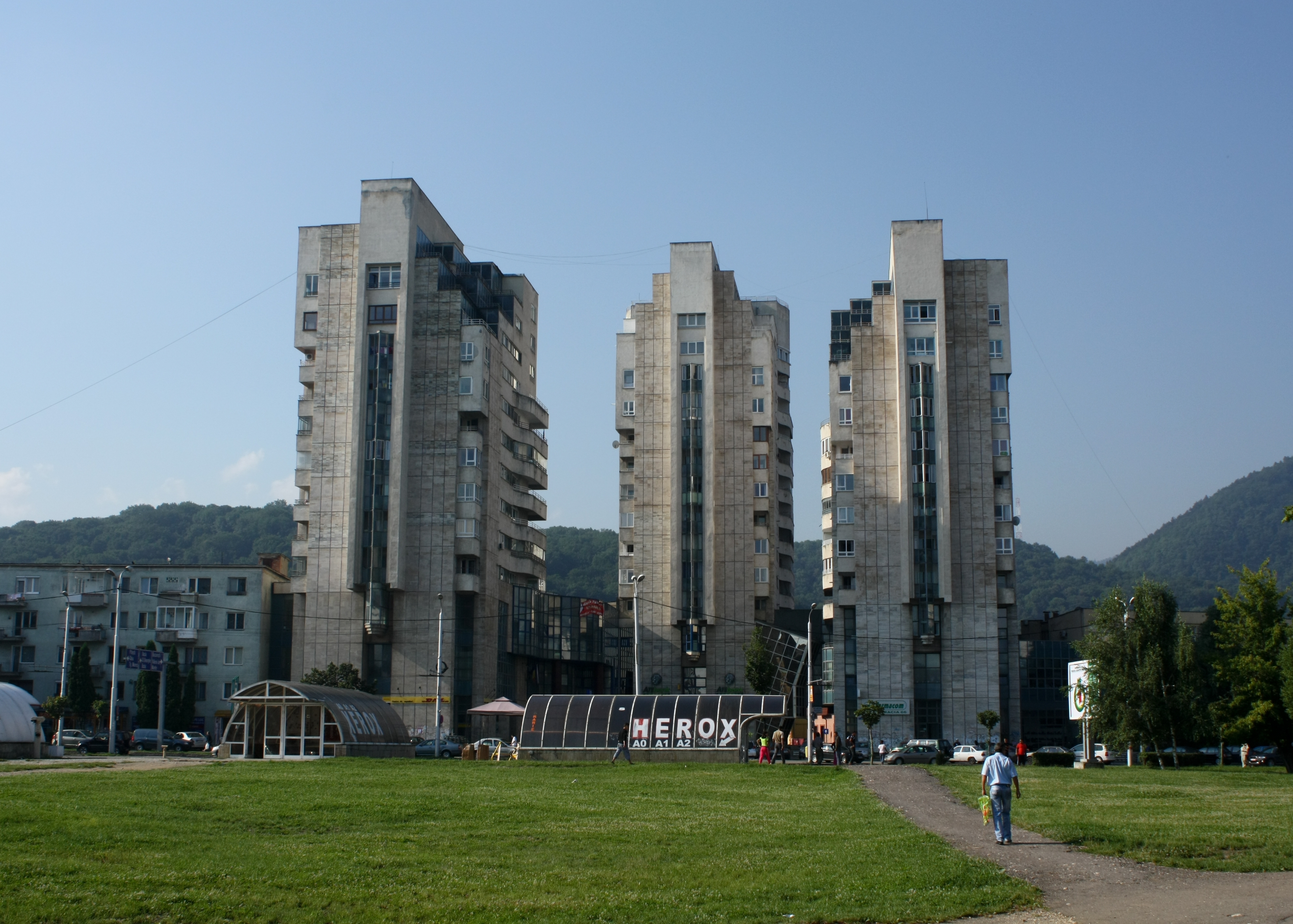 File:Braşov - high-rise buildings (2).jpg - Wikimedia Commons