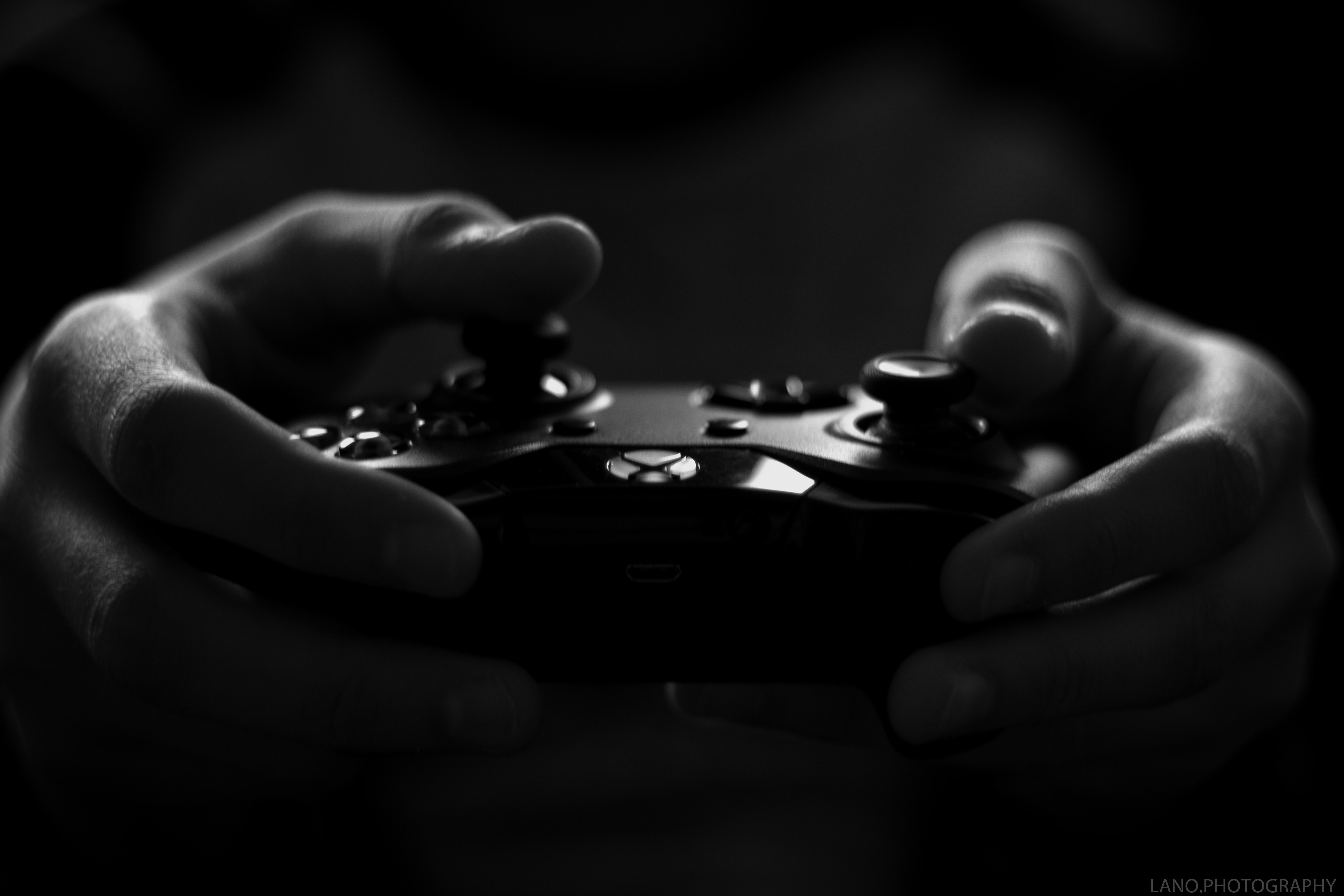 Gray scale image of xbox game controller photo