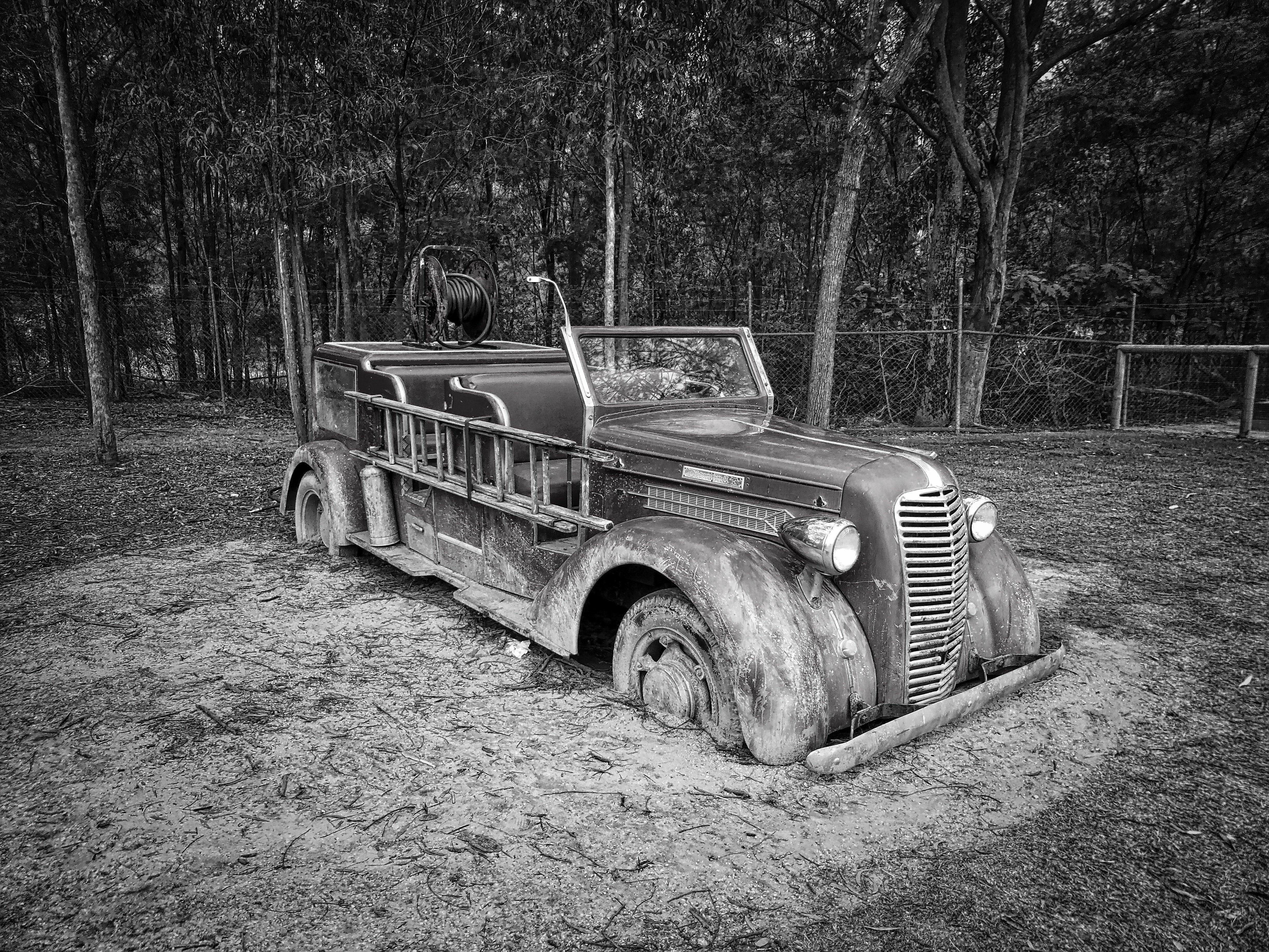 Gray Scale Photo of Vintage Car, Abandoned, Nostalgia, Vintage, Vehicle, HQ Photo
