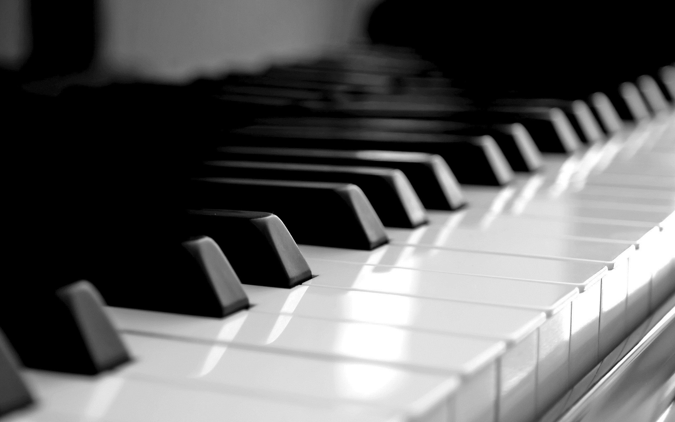 piano keyboards greyscale focus | música | Pinterest | Pianos