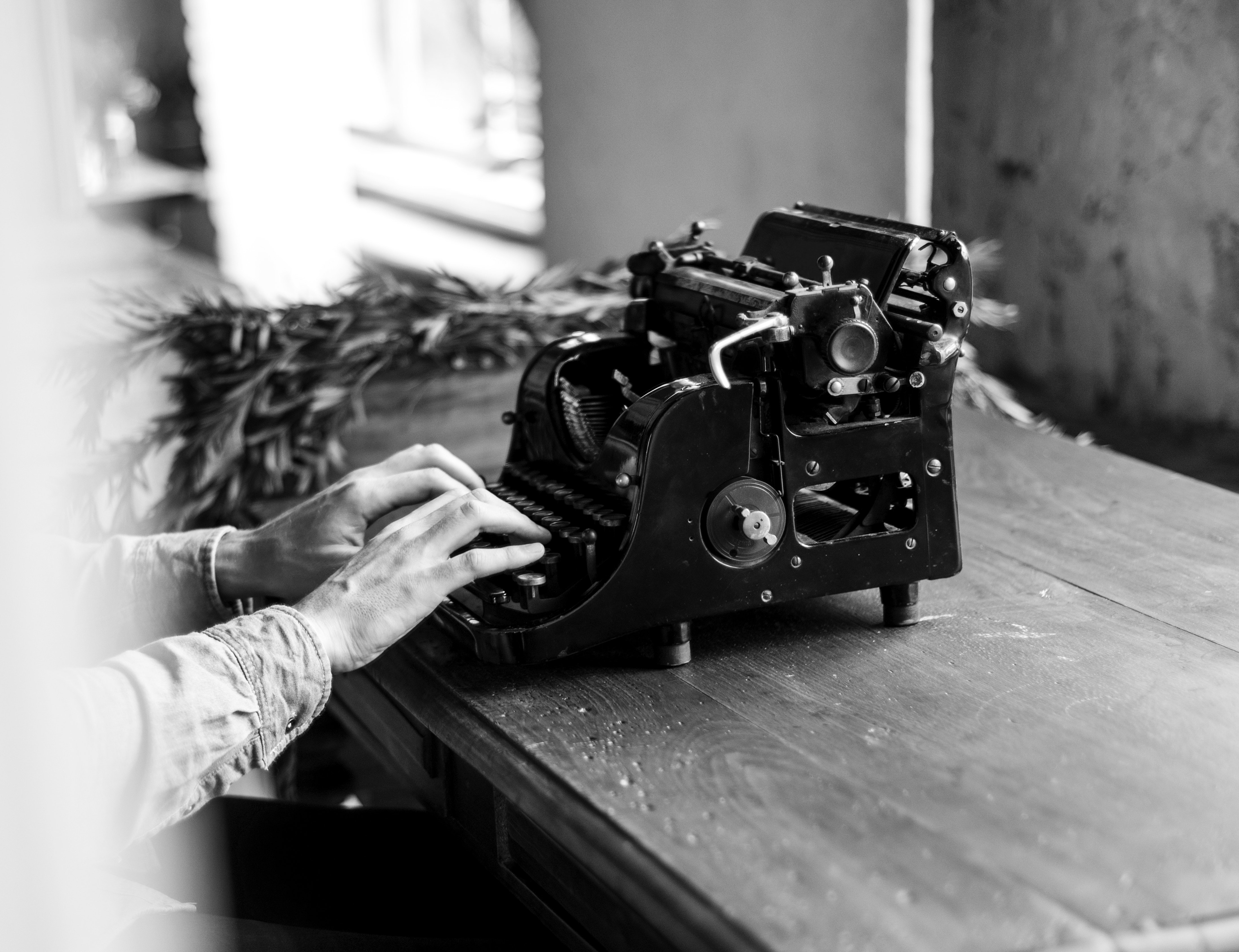 Grayscale Vintage Typewriter, Alphabet, Mechanical, Wooden table, Vintage typewriter, HQ Photo