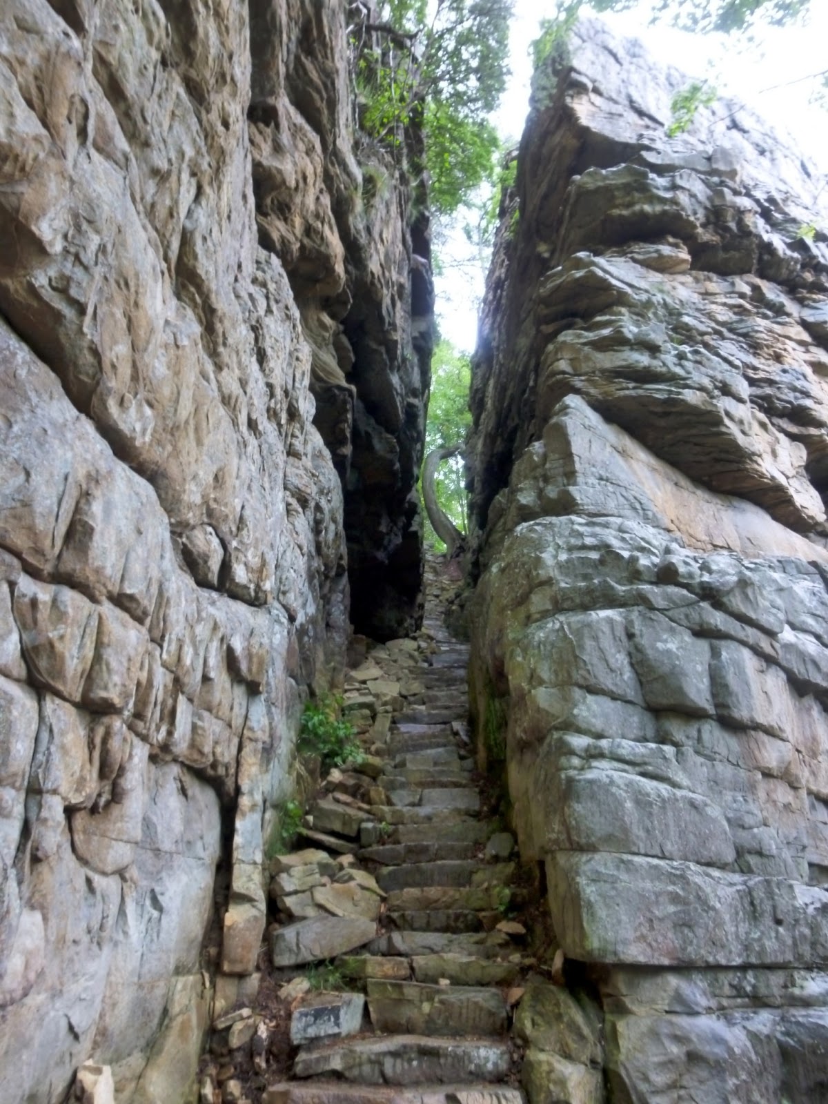 American Travel Journal: Laurel Falls and Great Stone Door - Savage ...