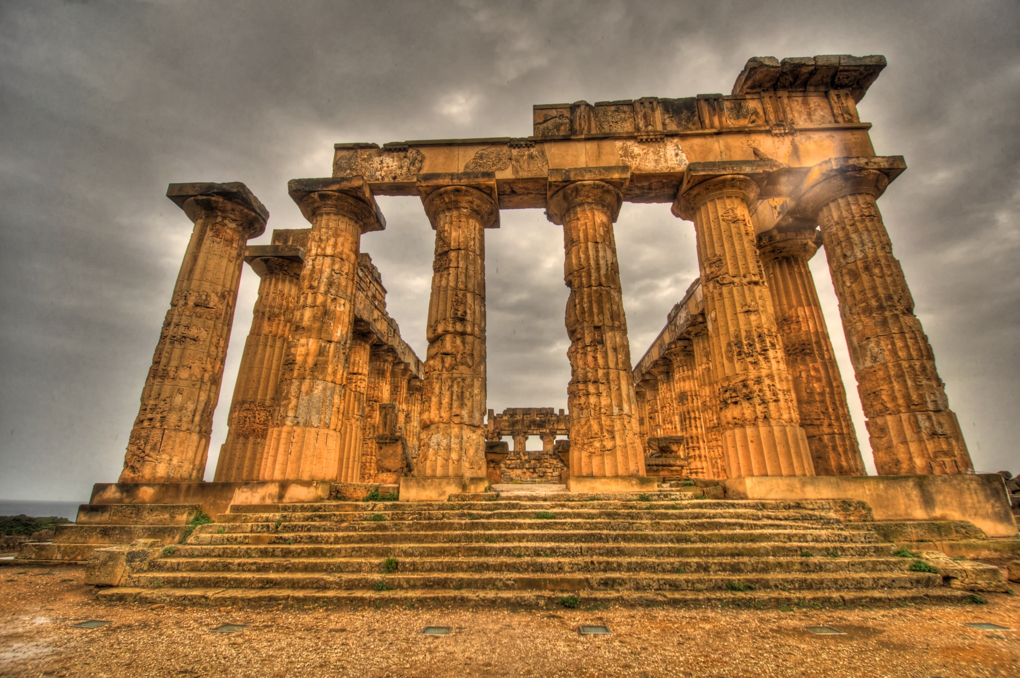 Greek Temple of Hera in Selinunte, Sicily. | Lightbox3D
