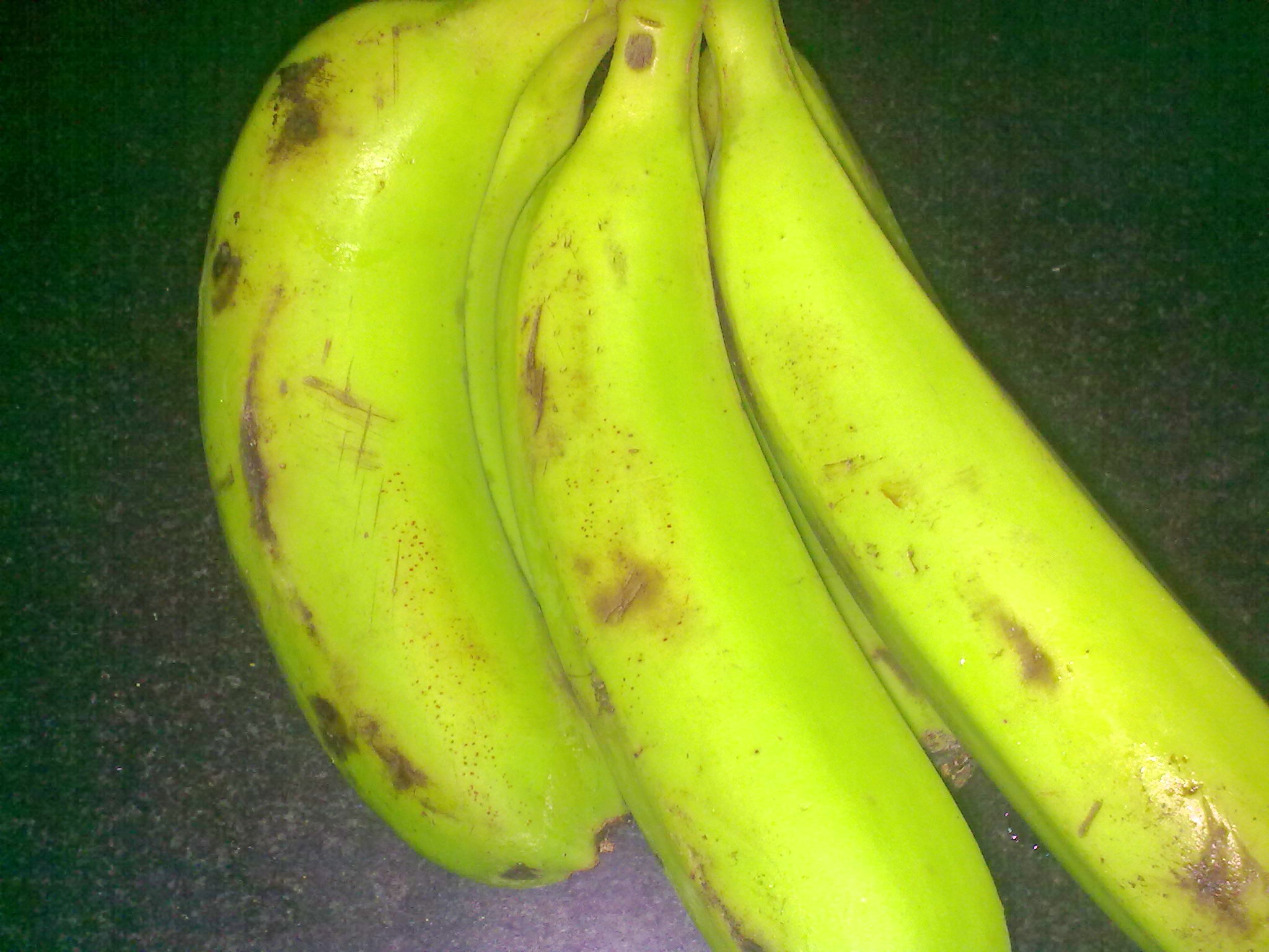 Зеленые пятна на банане