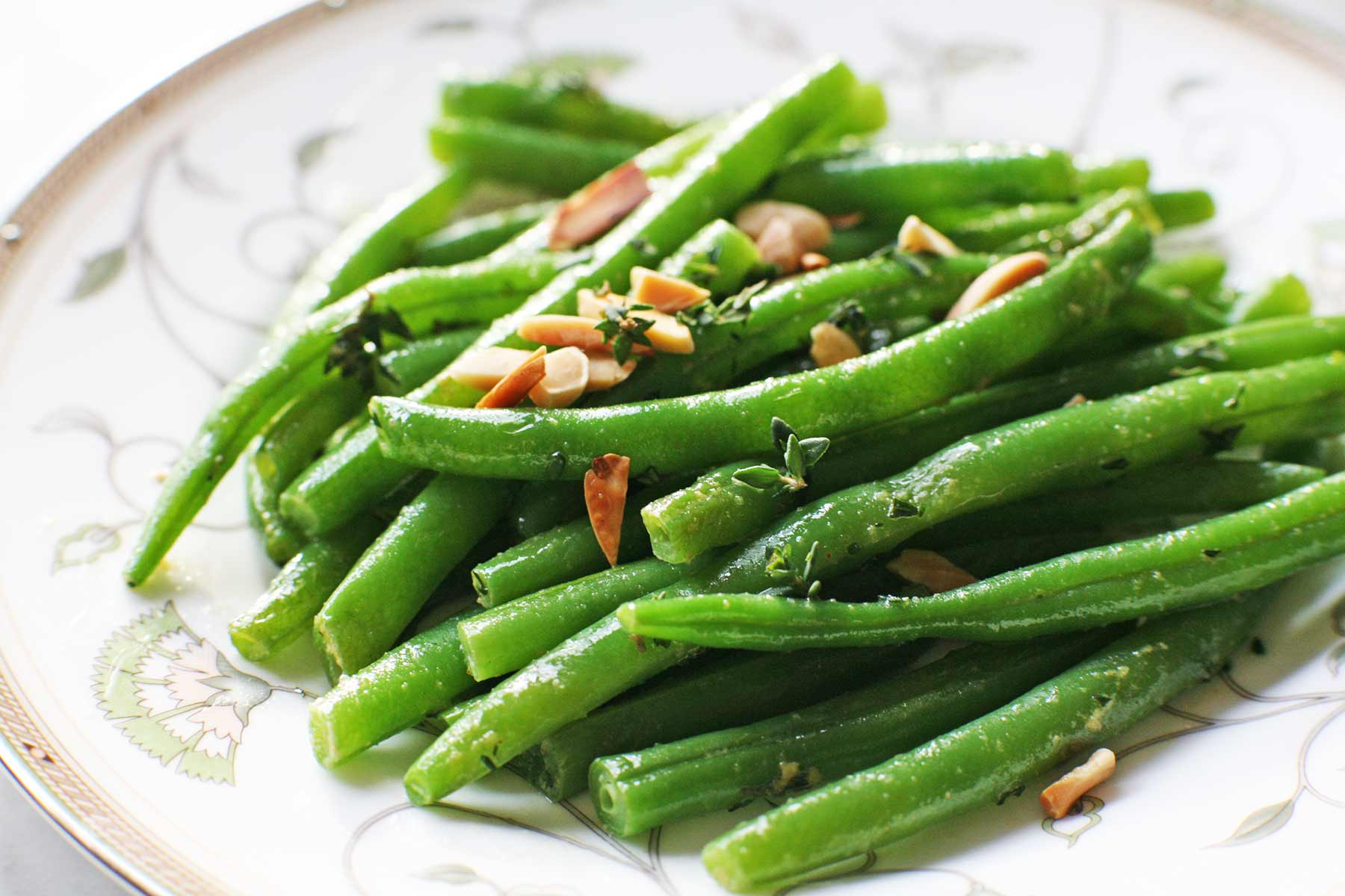 Green Beans with Almonds and Thyme Recipe | SimplyRecipes.com
