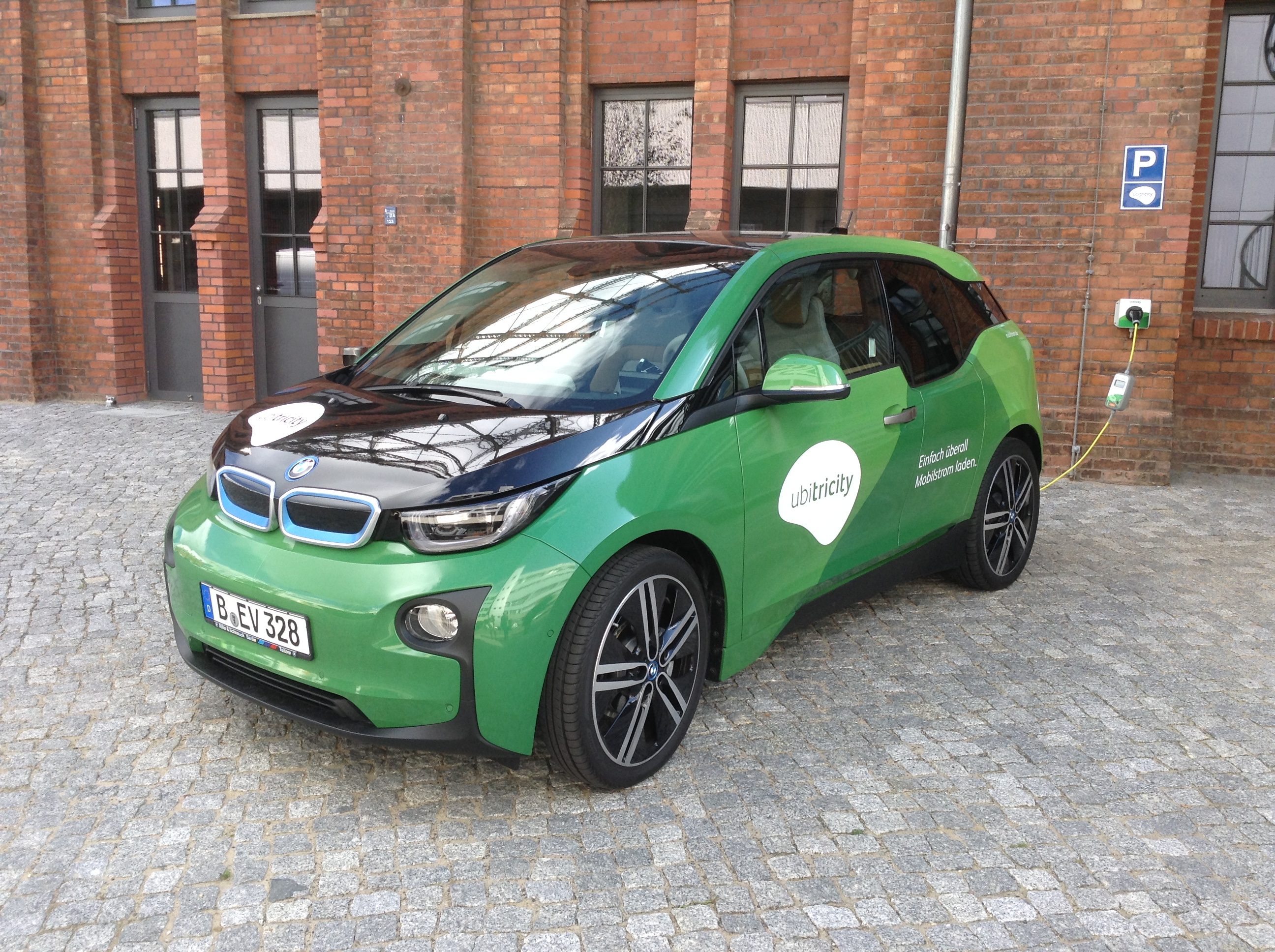BMW i3 = 2015 Green Car of the Year | PlanetSave