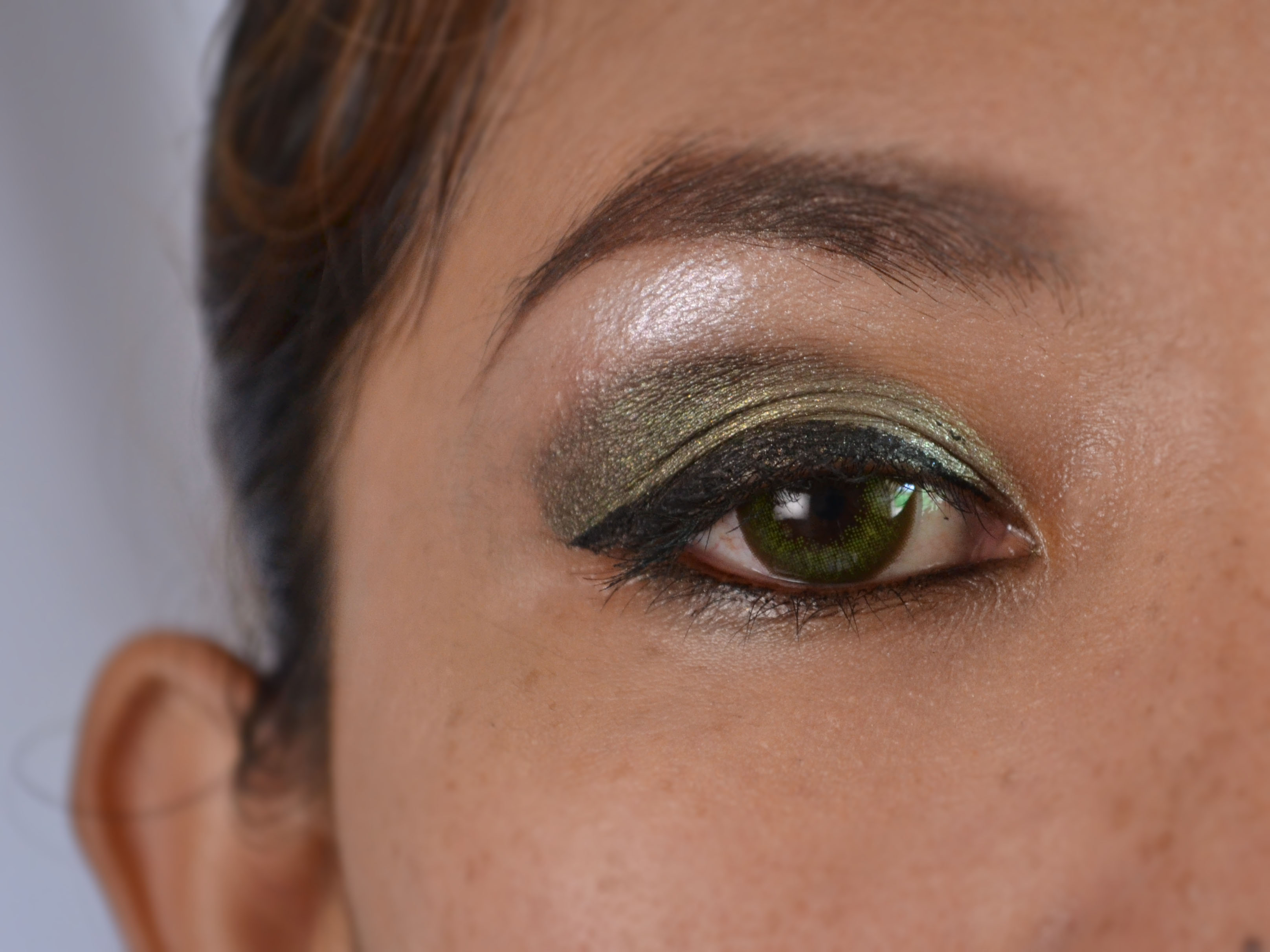 How to Do Green Eye Makeup for Dark Skin (with Pictures) - wikiHow