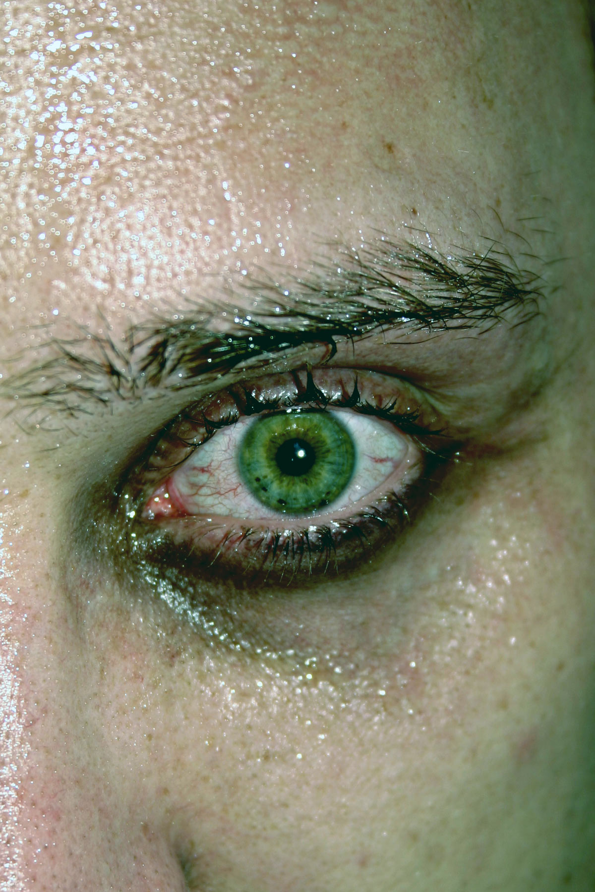 Зеленый заболел. Зелёные глаза. Зеленый цвет глаз. Оттенки зеленых глаз. Чисто зеленый цвет глаз.