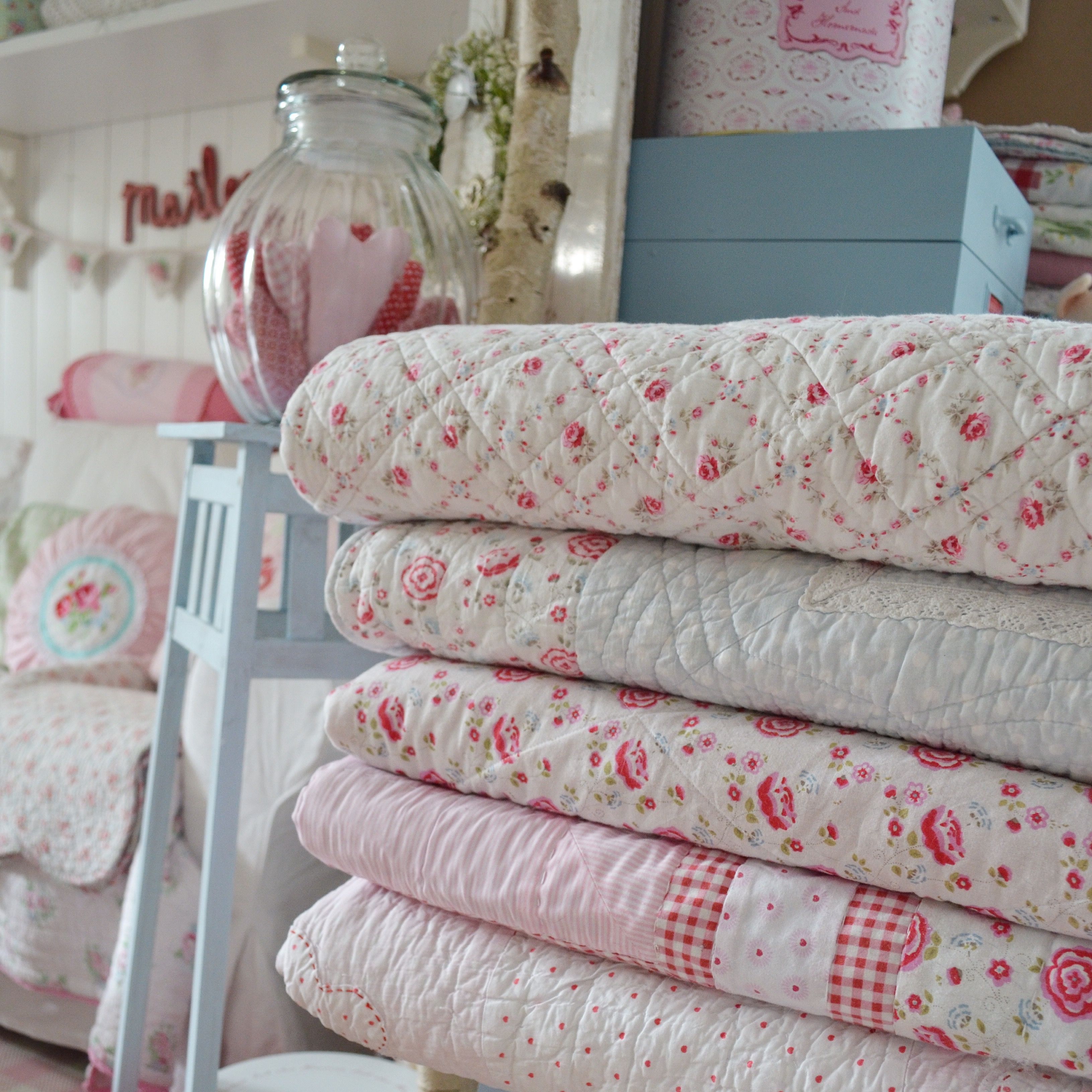 _lelofee_ on Instagram.... gorgeous GreenGate quilts in Anke's ...