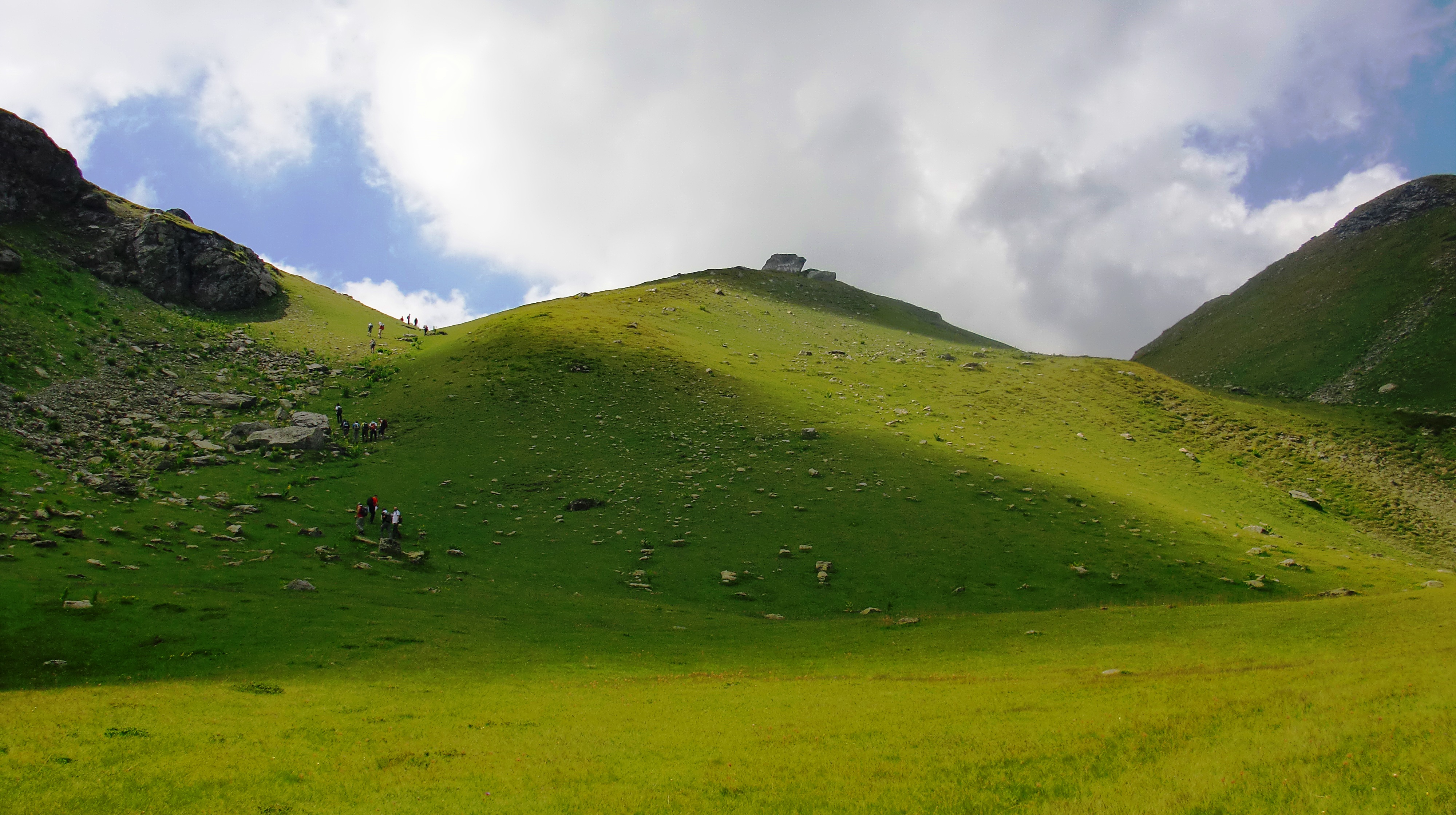 File:Green mountains - Juniku Mount.JPG - Wikimedia Commons