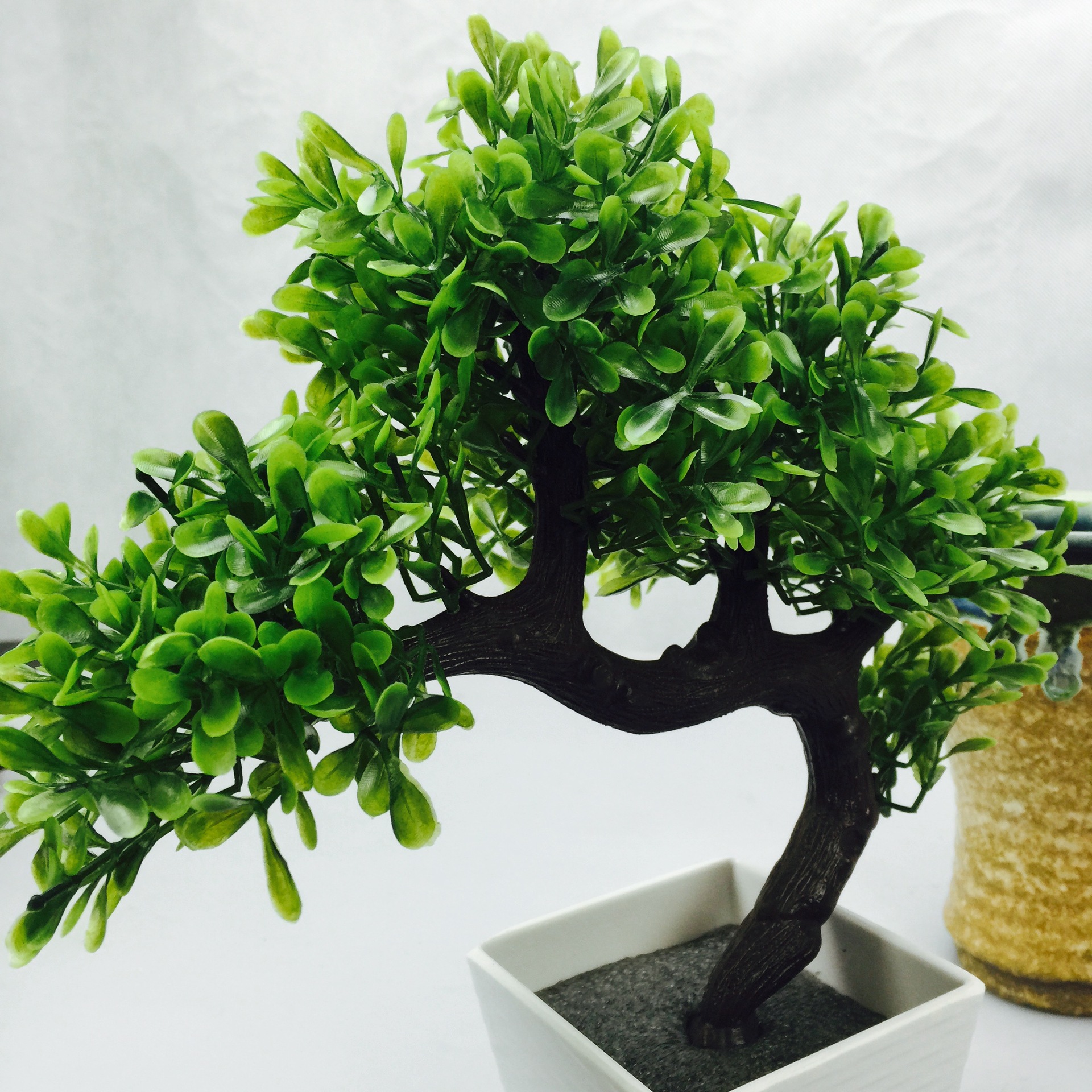 Artificial bonsai tree Welcoming plant Fake flower Green plant ...