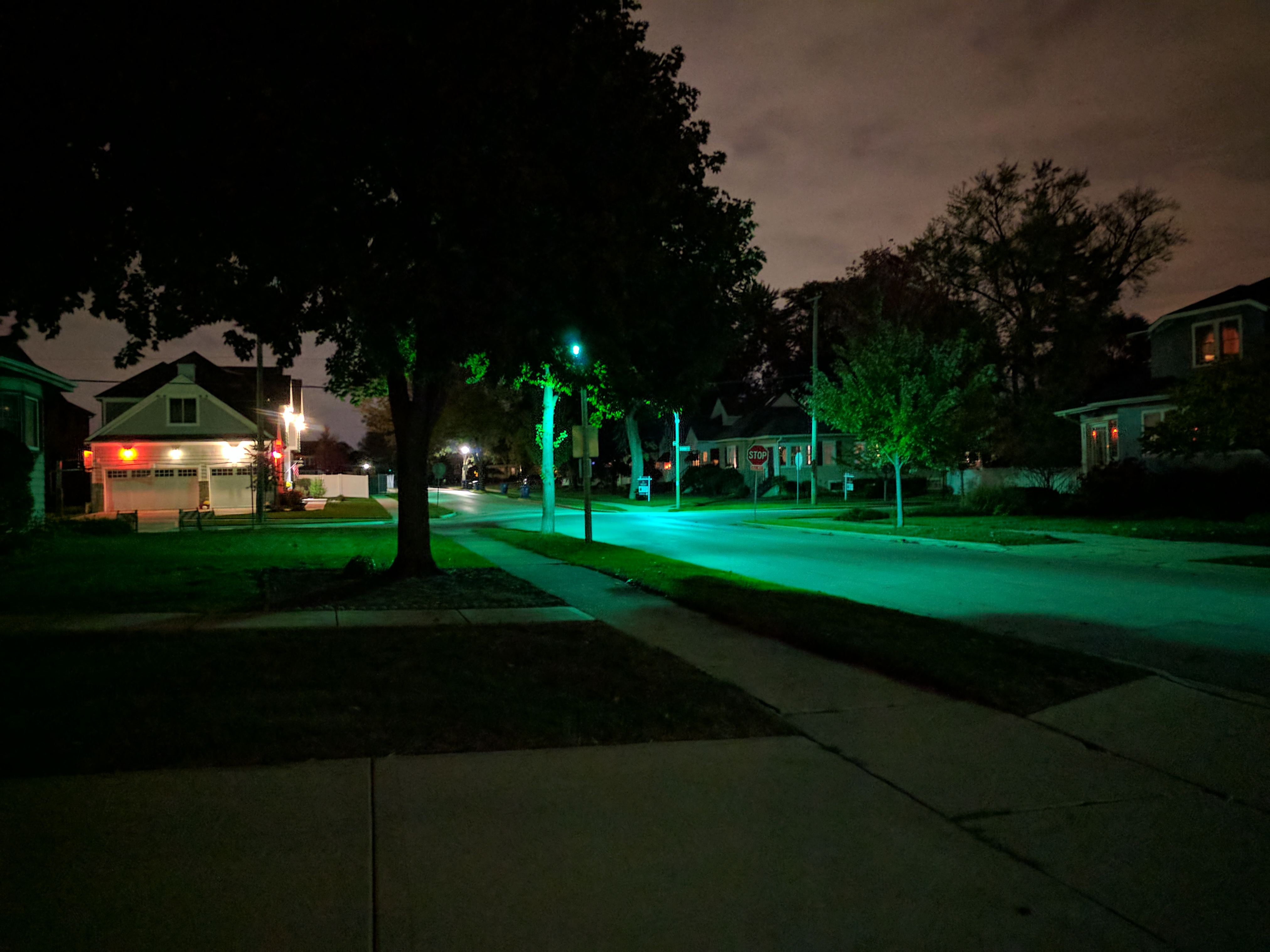 Green tint from streetlights on Pixel camera - Album on Imgur