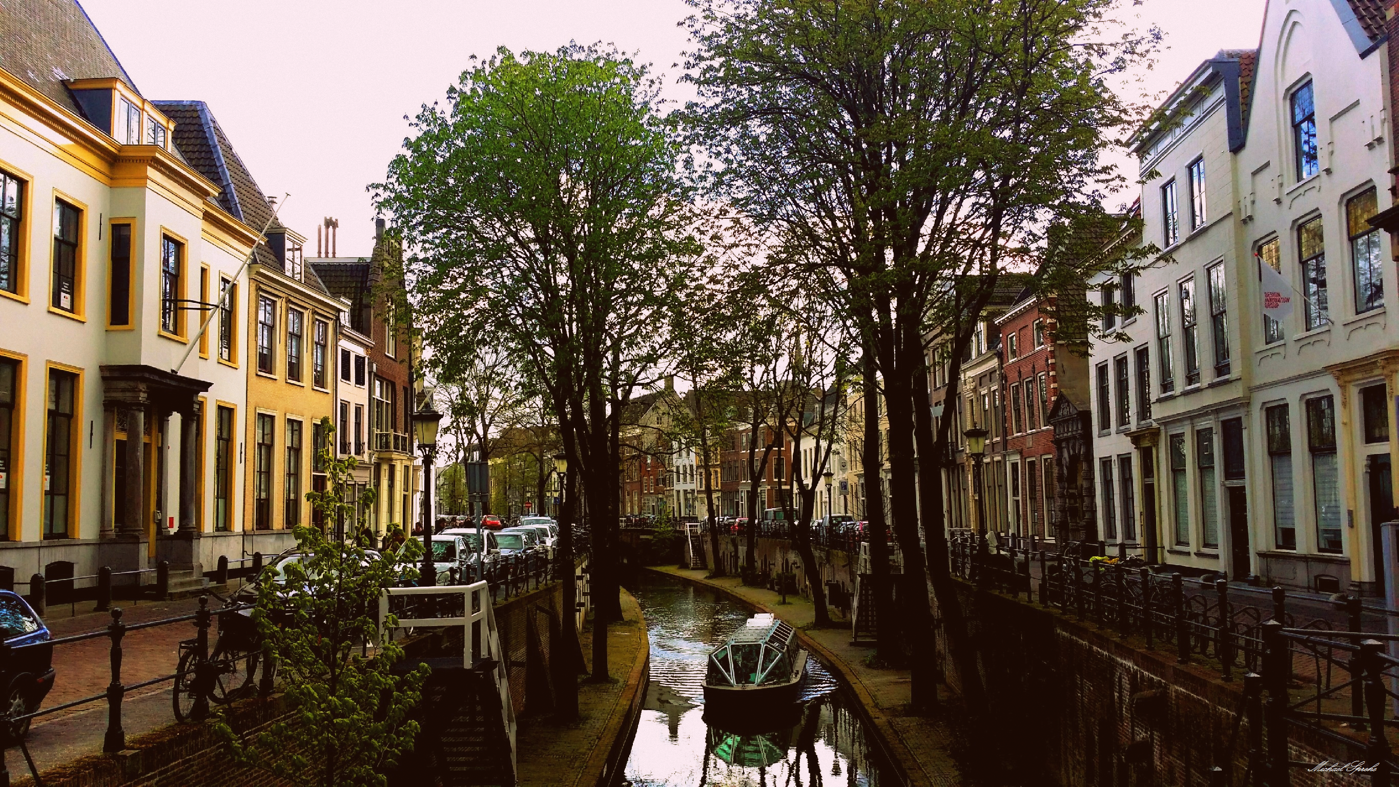 Green Trees Near Concrete Buildings, Boat, Buildings, Canal, Cars, HQ Photo