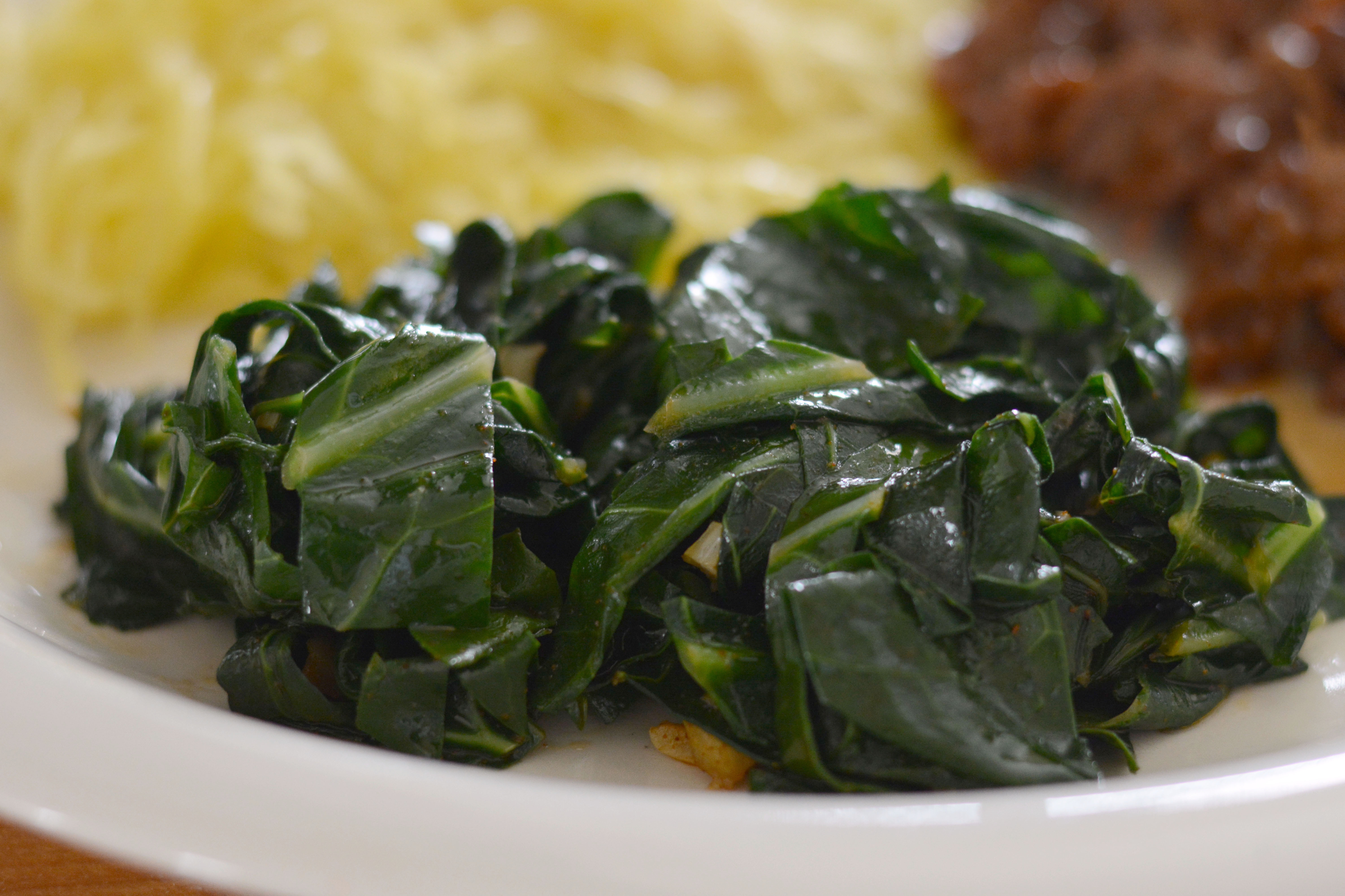 How to Cook Collard Greens Without Meat | LIVESTRONG.COM