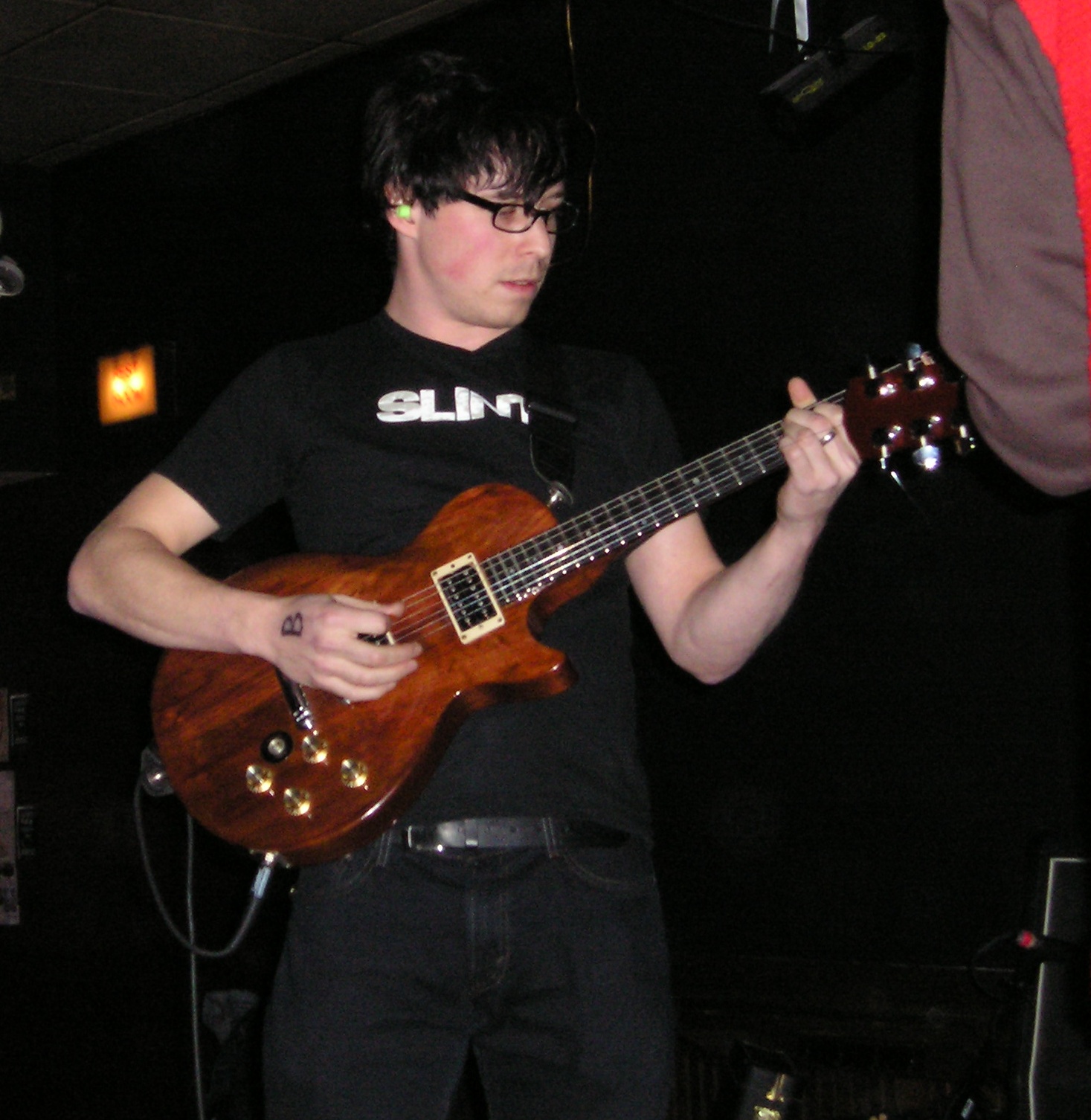 File:Weezer's guitarist.jpg - Wikimedia Commons