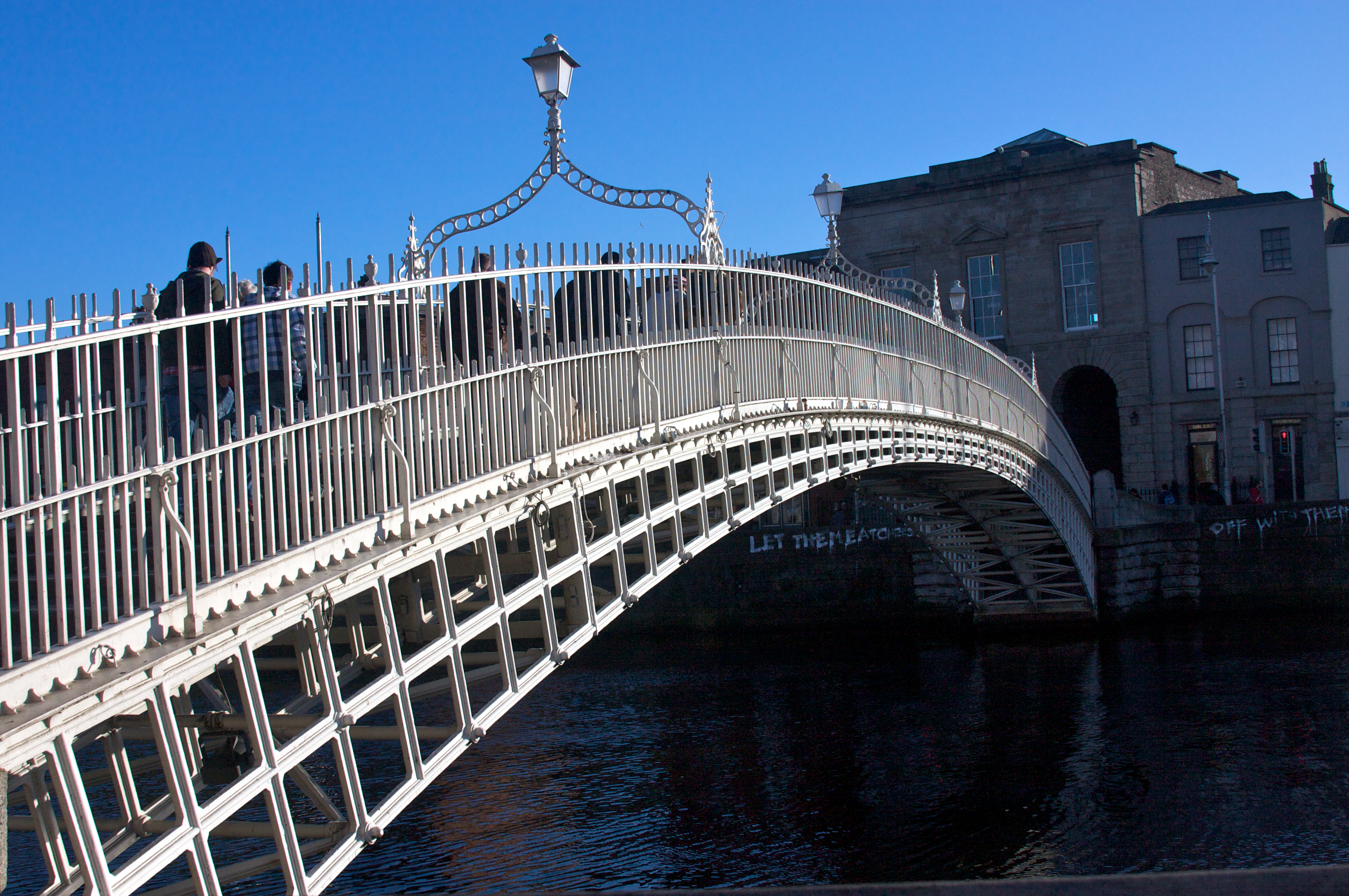 File:Ha'penny Bridge, Dublin.jpg - Wikimedia Commons