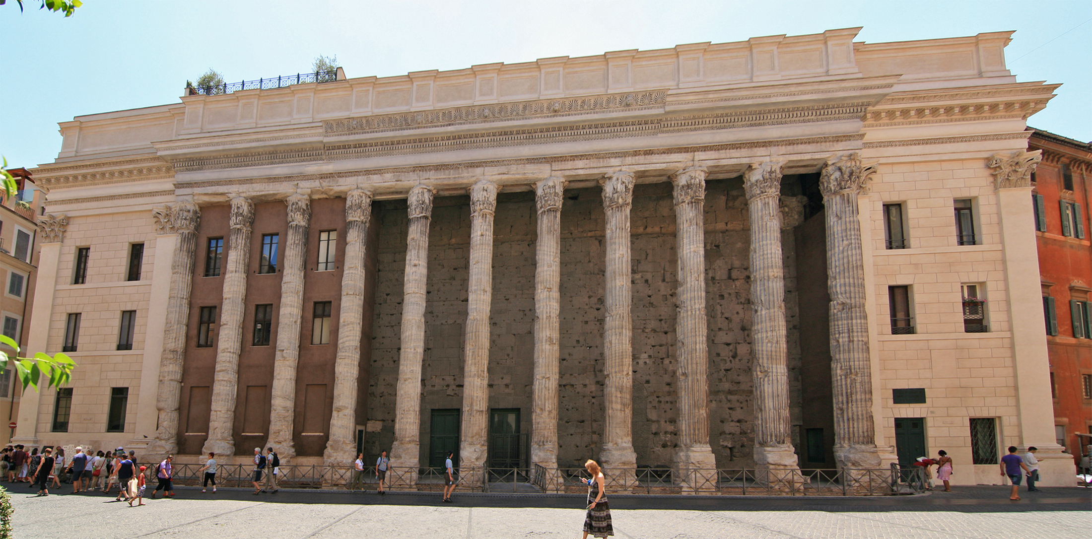 File:Temple of Hadrian Rome.jpg - Wikimedia Commons
