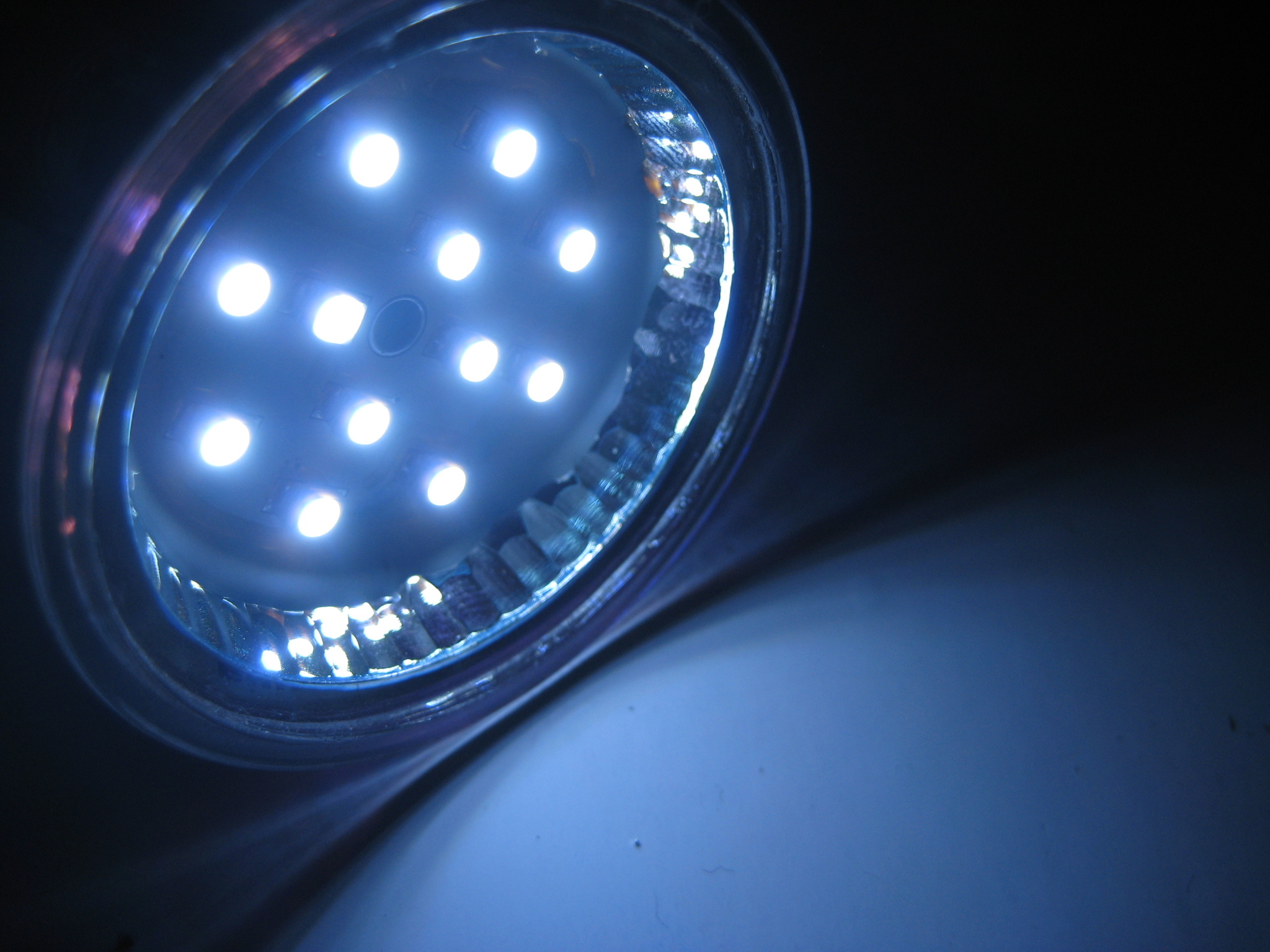 LED Halogen Light Converson Using 12v 12x LED Discs