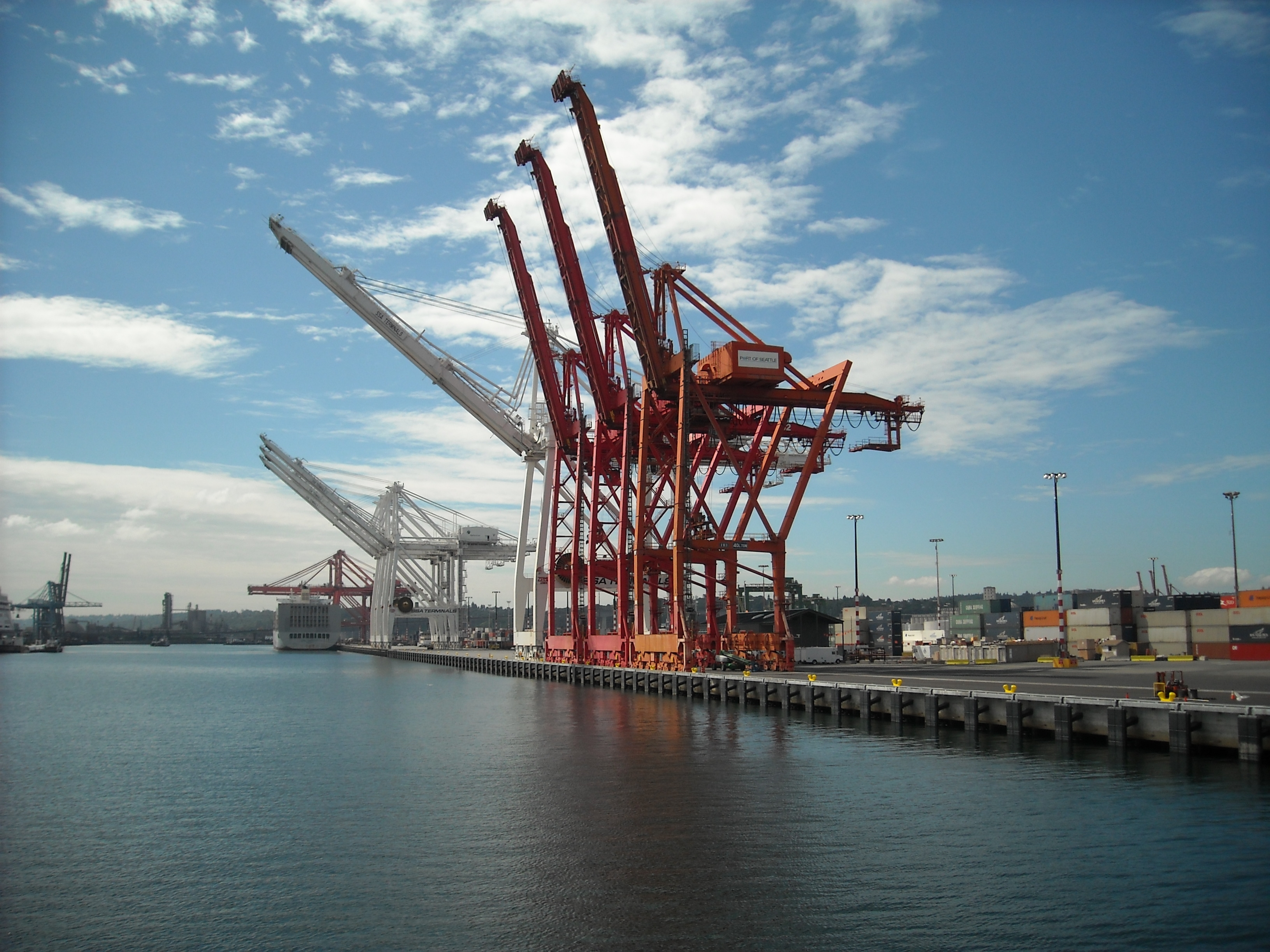 File:Container Cranes - Seattle Harbor (2874285692).jpg - Wikimedia ...