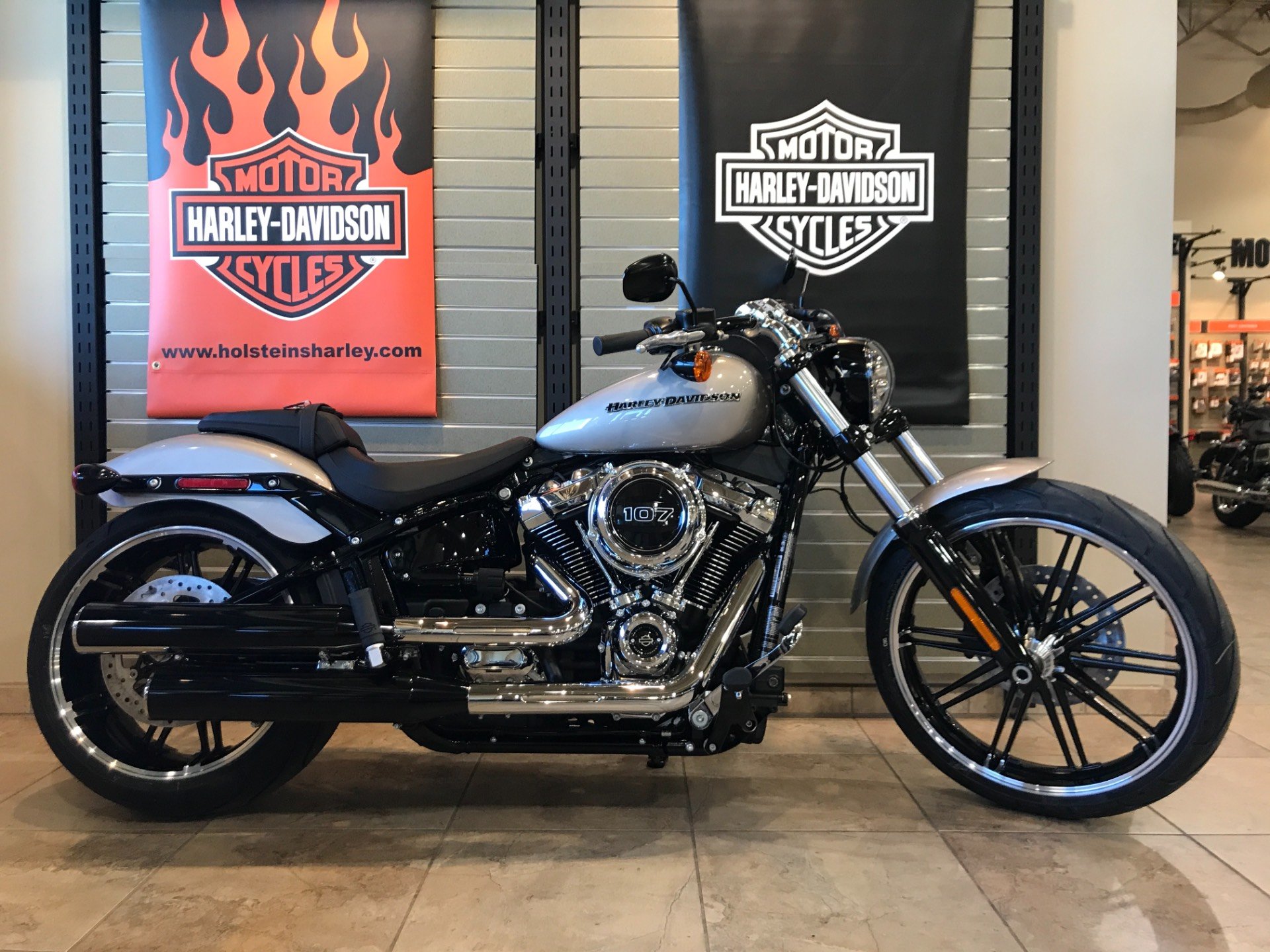 2018 Harley-Davidson Breakout®107 Motorcycles Omaha Nebraska 025075