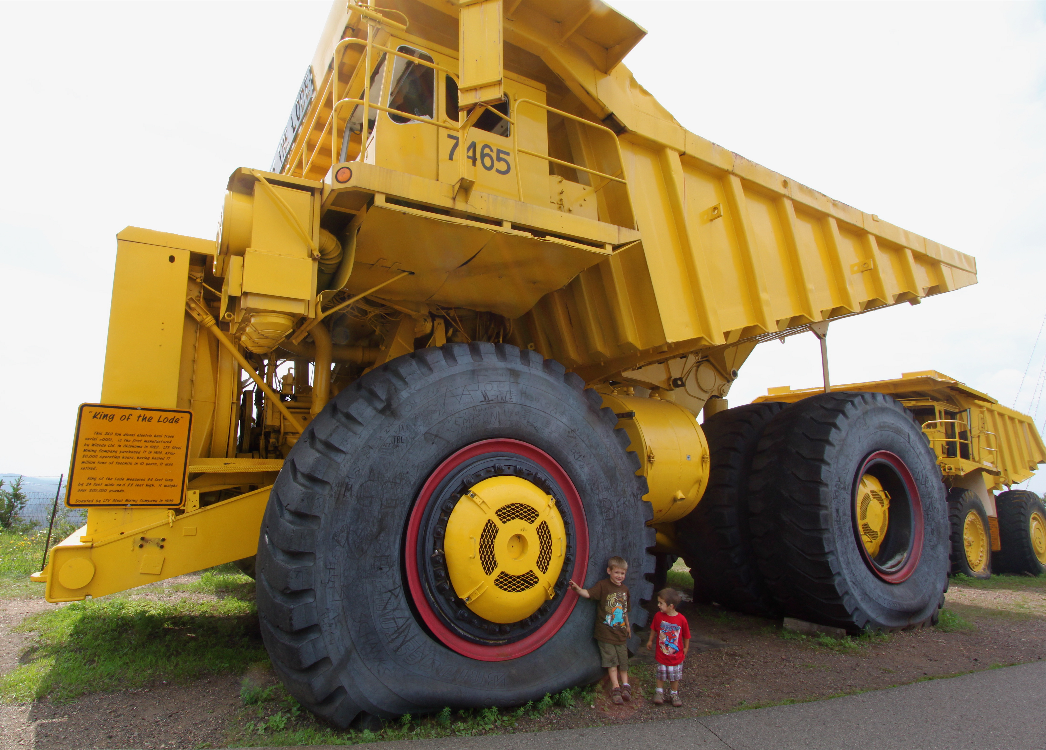 File:King of the Lode mine haul truck, Mineview in the Sky ...