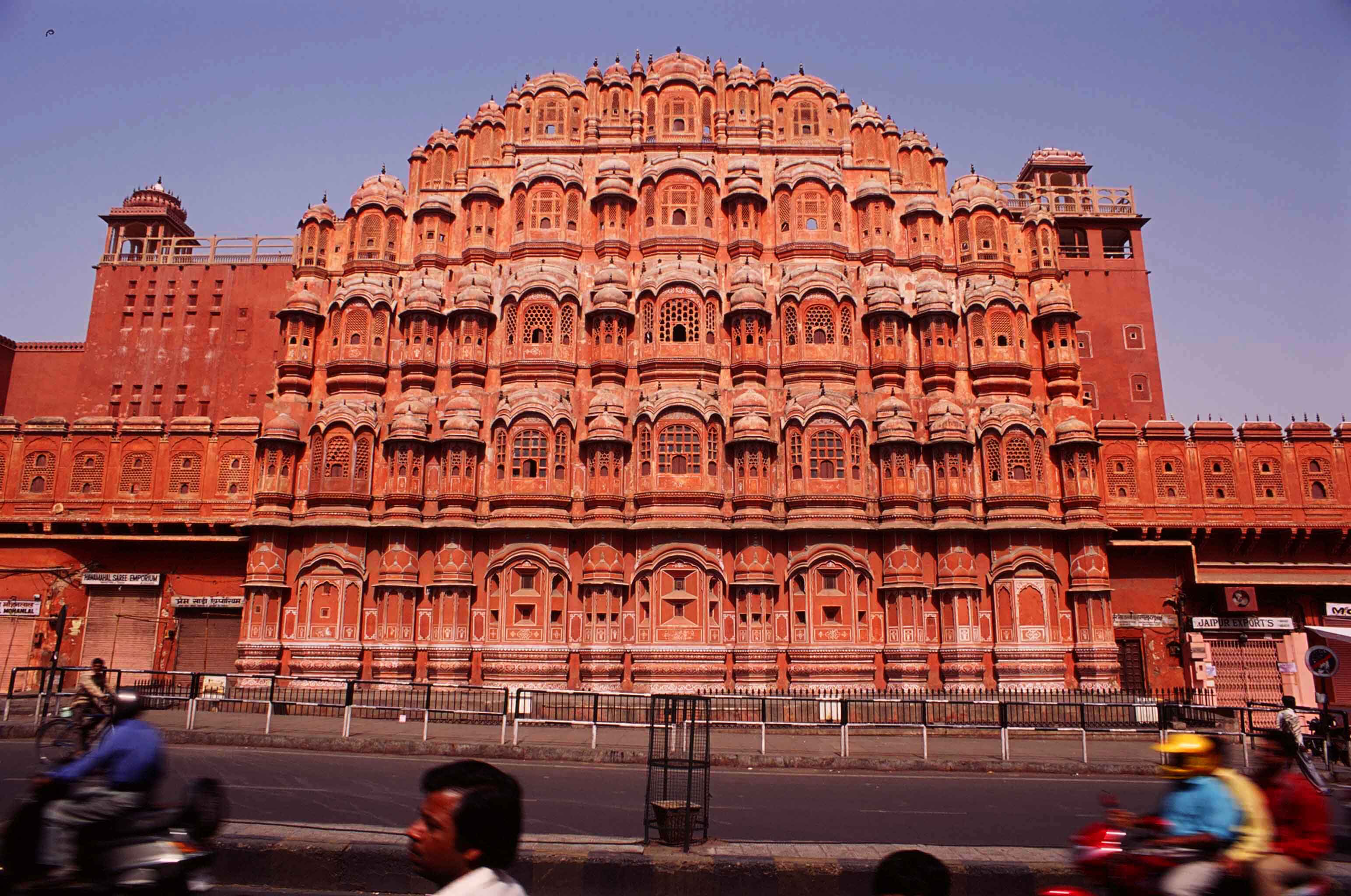 Hawa Mahal Palace in Jaipur - Video Reviews, Photos, History | HolidayIQ