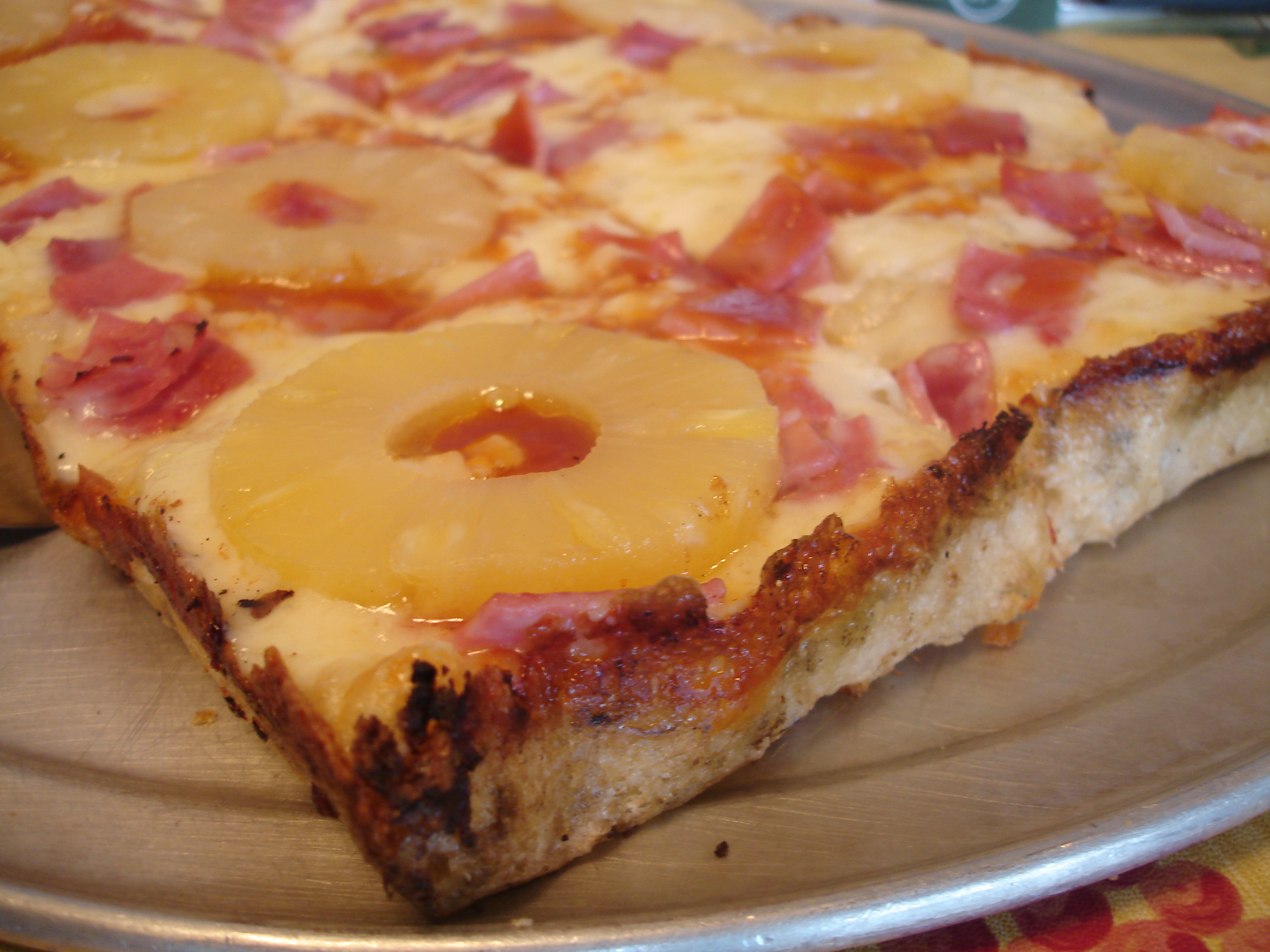 Hawaiian pizza - Wikipedia