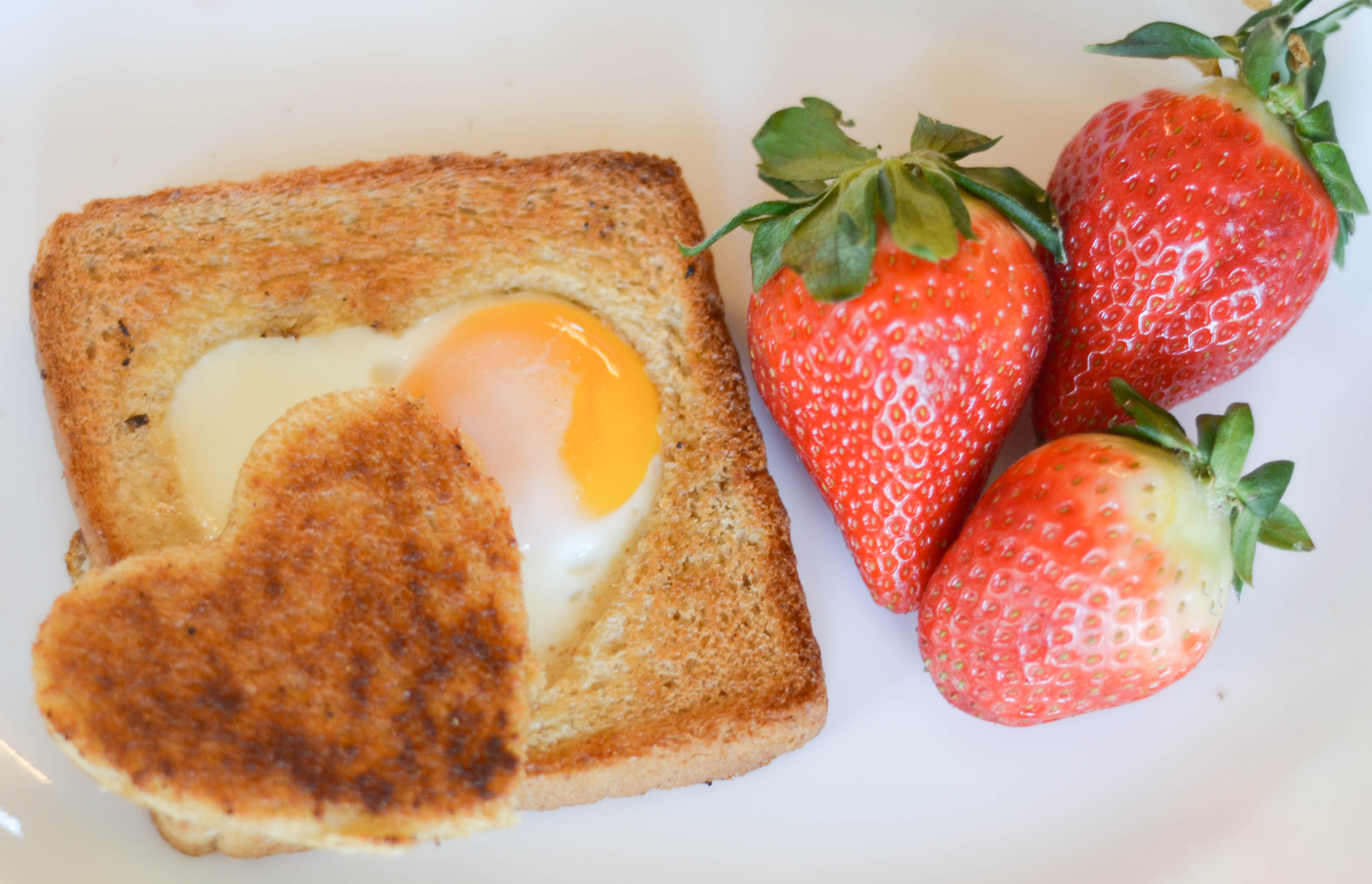 Heart Shaped Eggs in a Basket - Mommy Hates Cooking