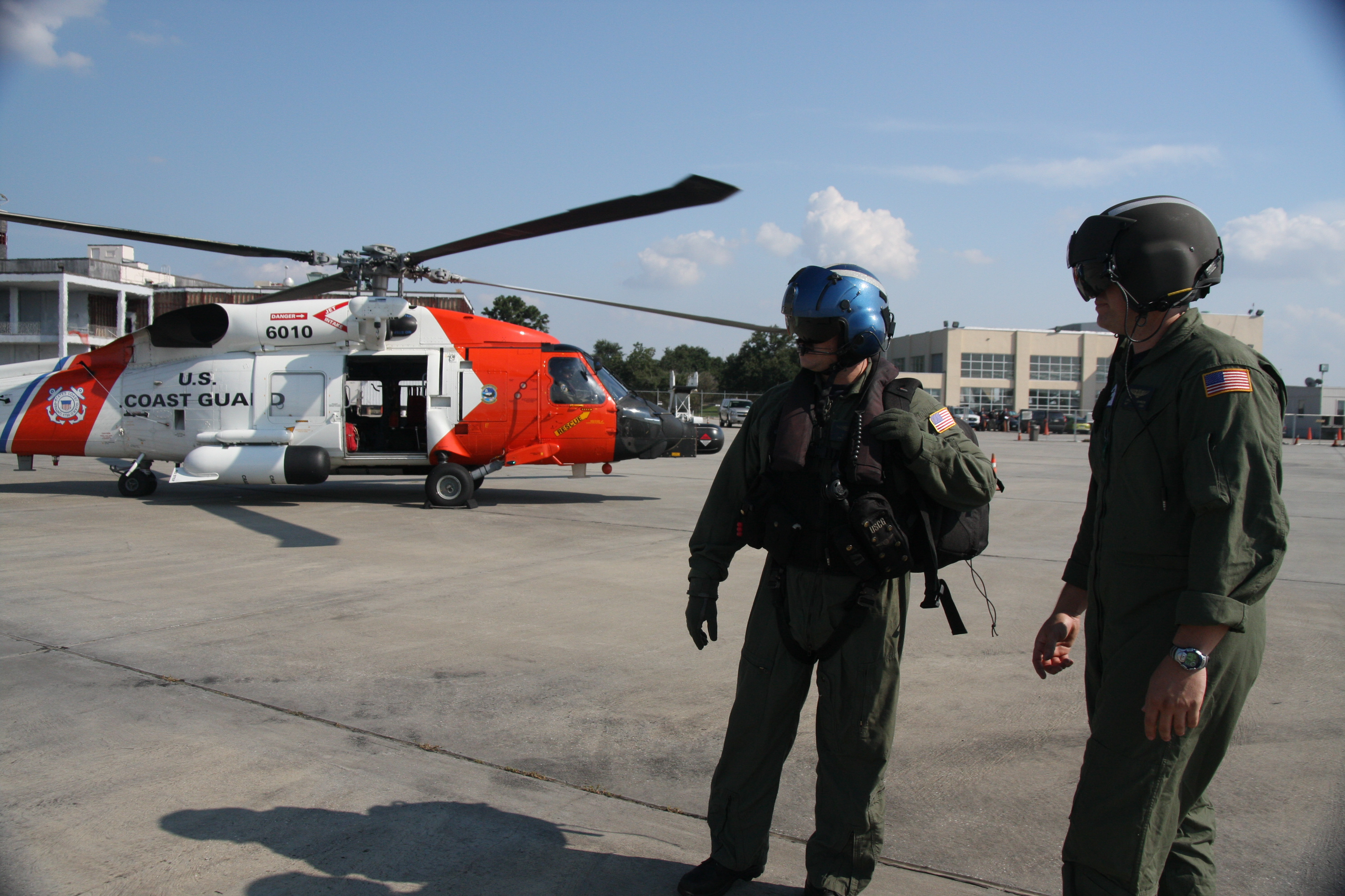 File:FEMA - 37679 - Coast Guard helicopter pilots in Louisiana.jpg ...