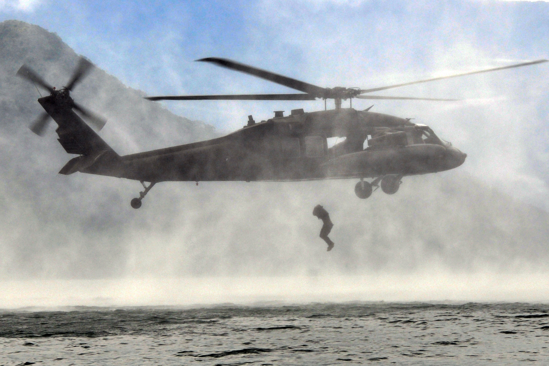 Joint Task Force-Bravo conducts overwater training > Joint Task ...