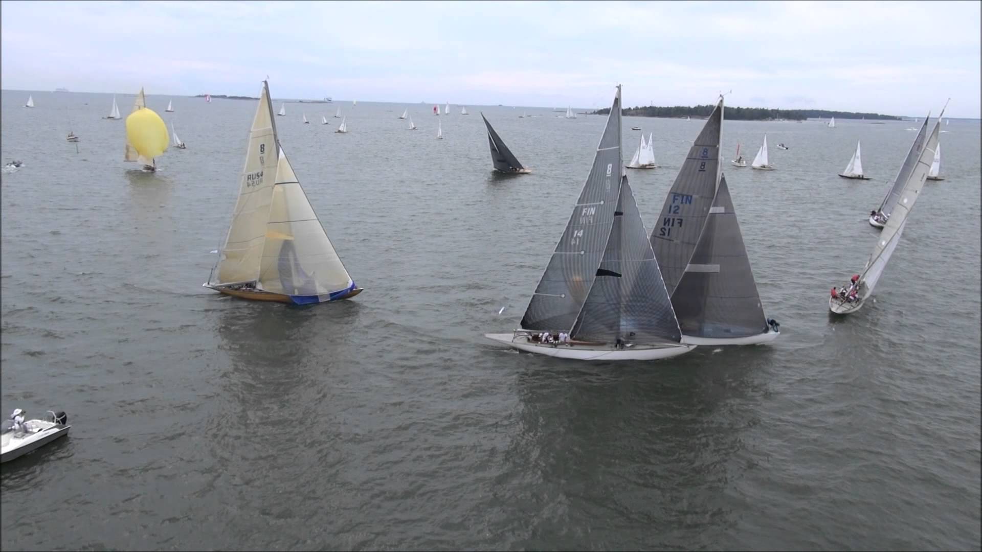8mR sailing in front of HSS yacht club 2014 - YouTube