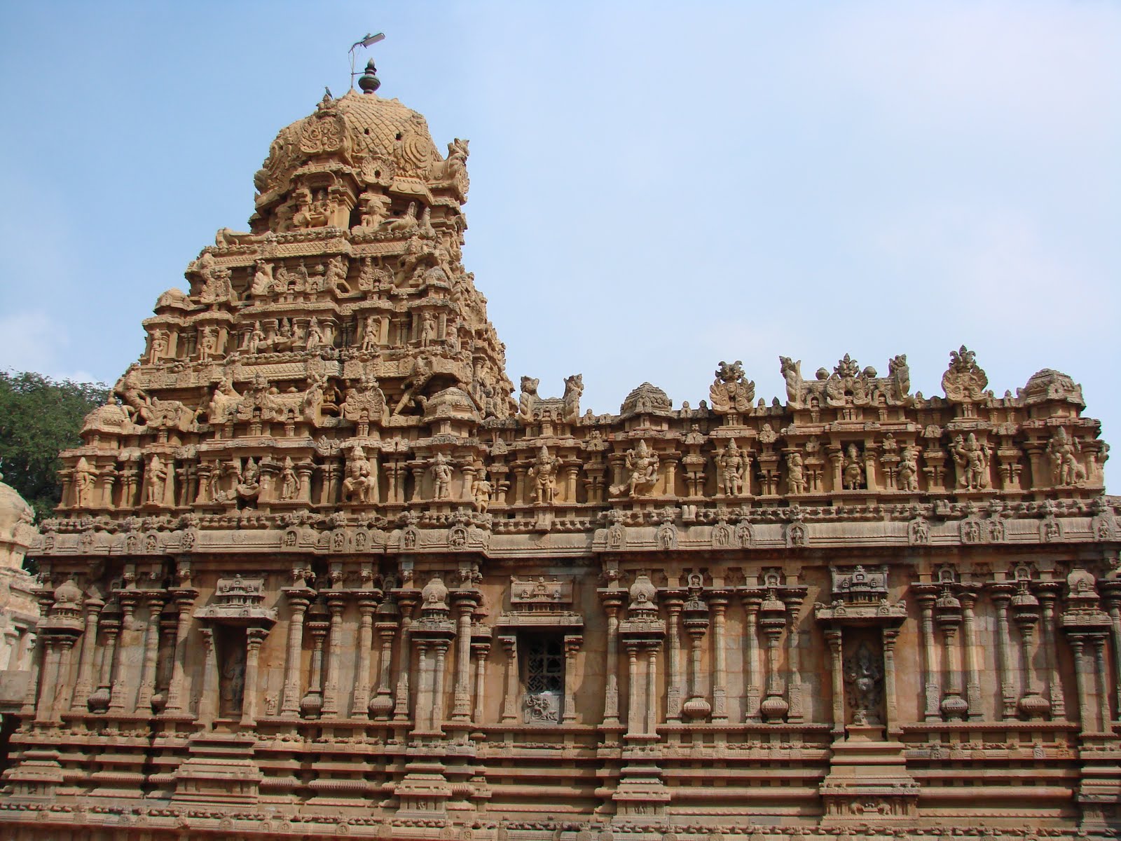 Chitra Ramaswamy's Travelogue: Big Temple Tanjore - UNESCO Heritage Site