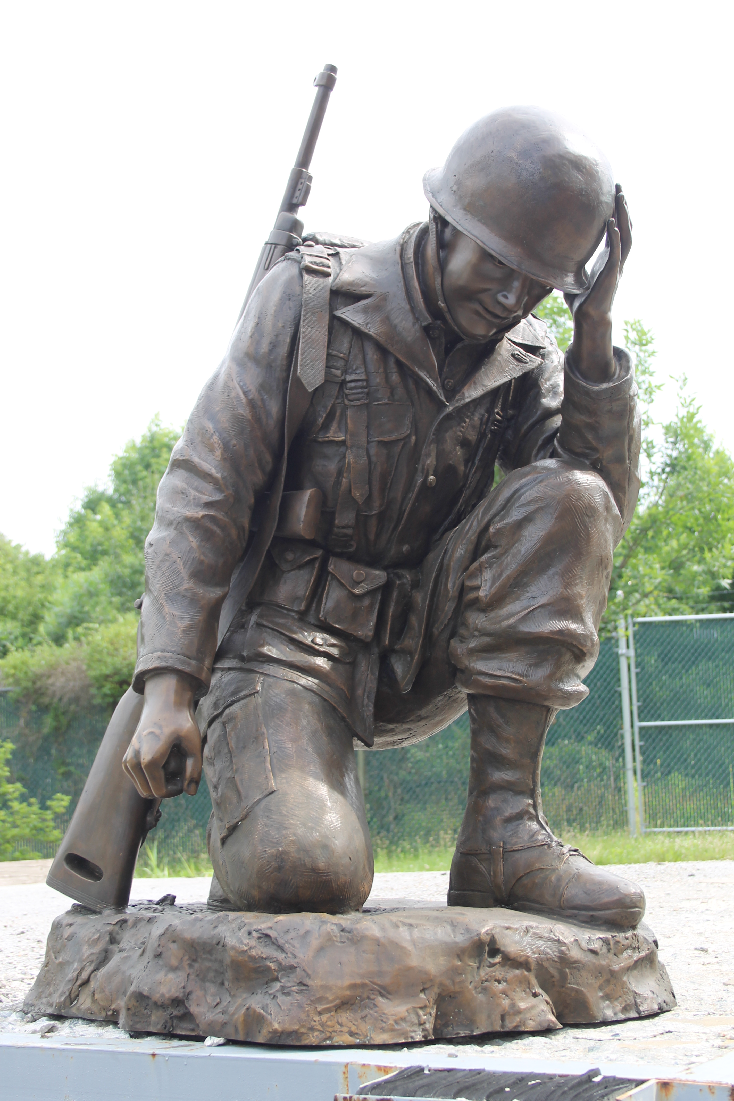 Life-Size Kneeling Soldier Memorial Statue - All Classics Ltd ...