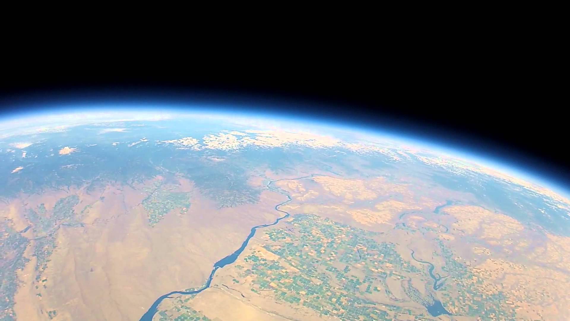 High Altitude Balloon Flight - 126,000ft - Tri-Cities, WA - YouTube