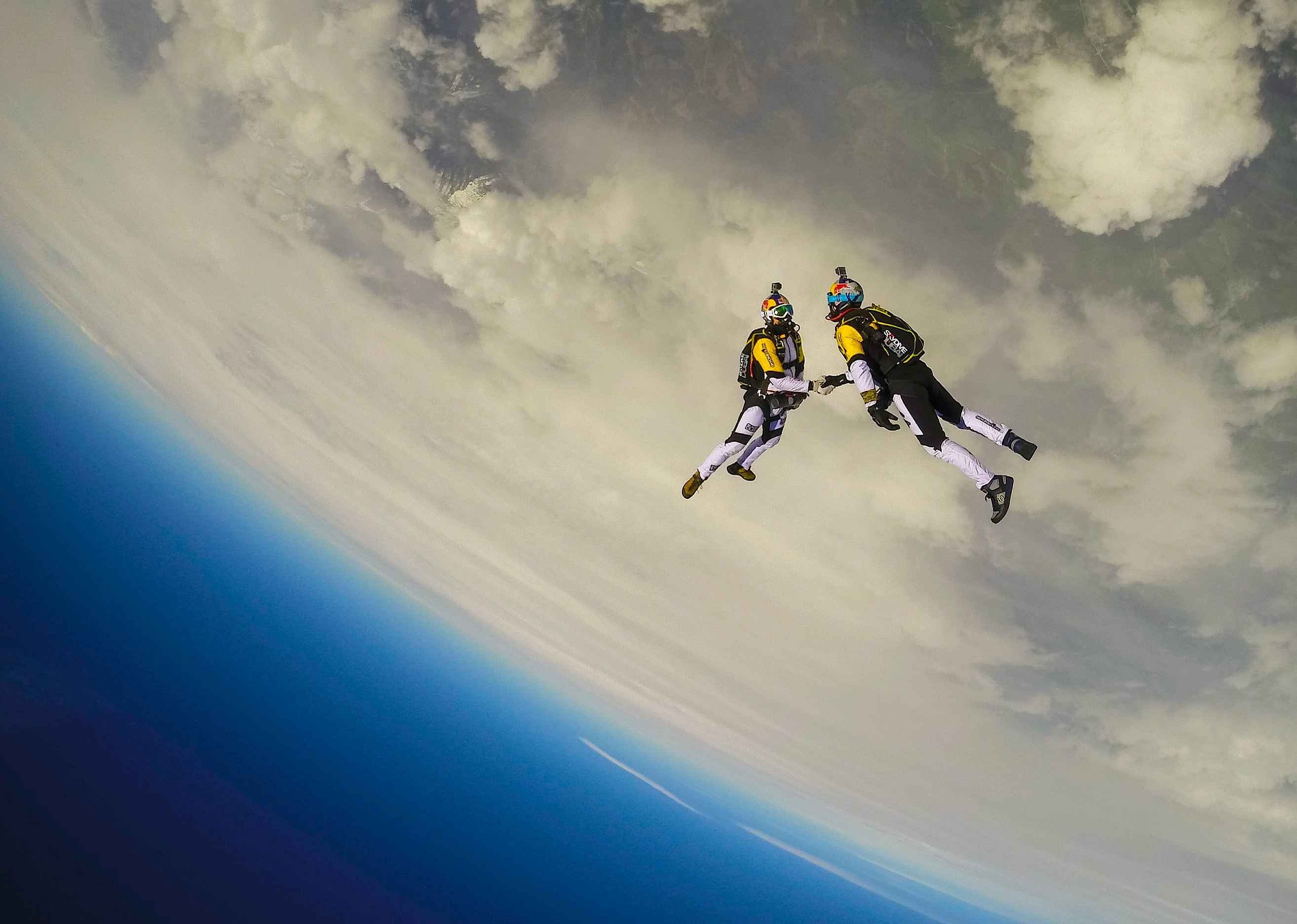 High altitude acrobatic skydiving FULL RUN - Red Bull Skycombo - YouTube