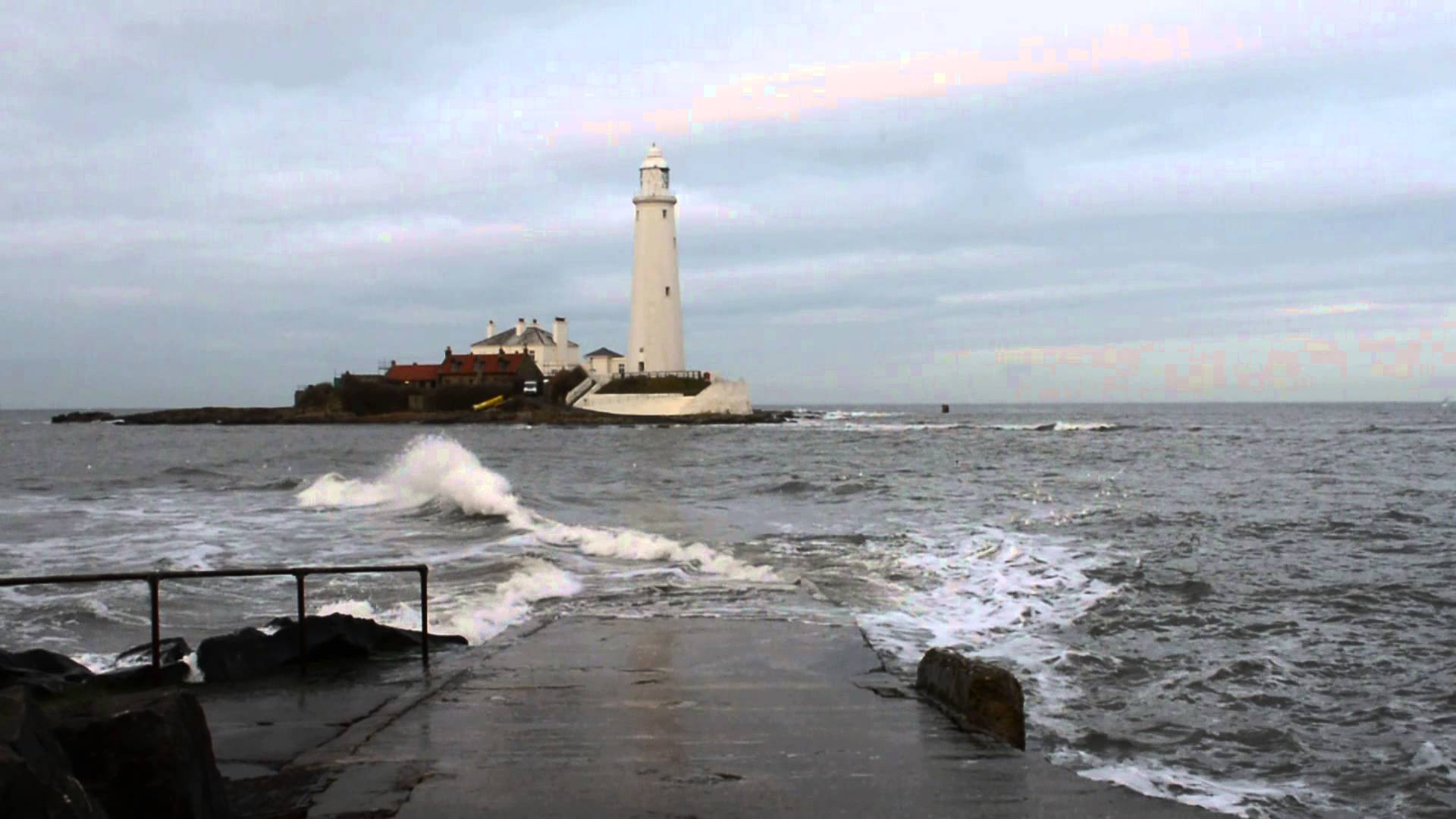 St Mary's Lighthouse & Island, Whitley Bay, High Tide - YouTube