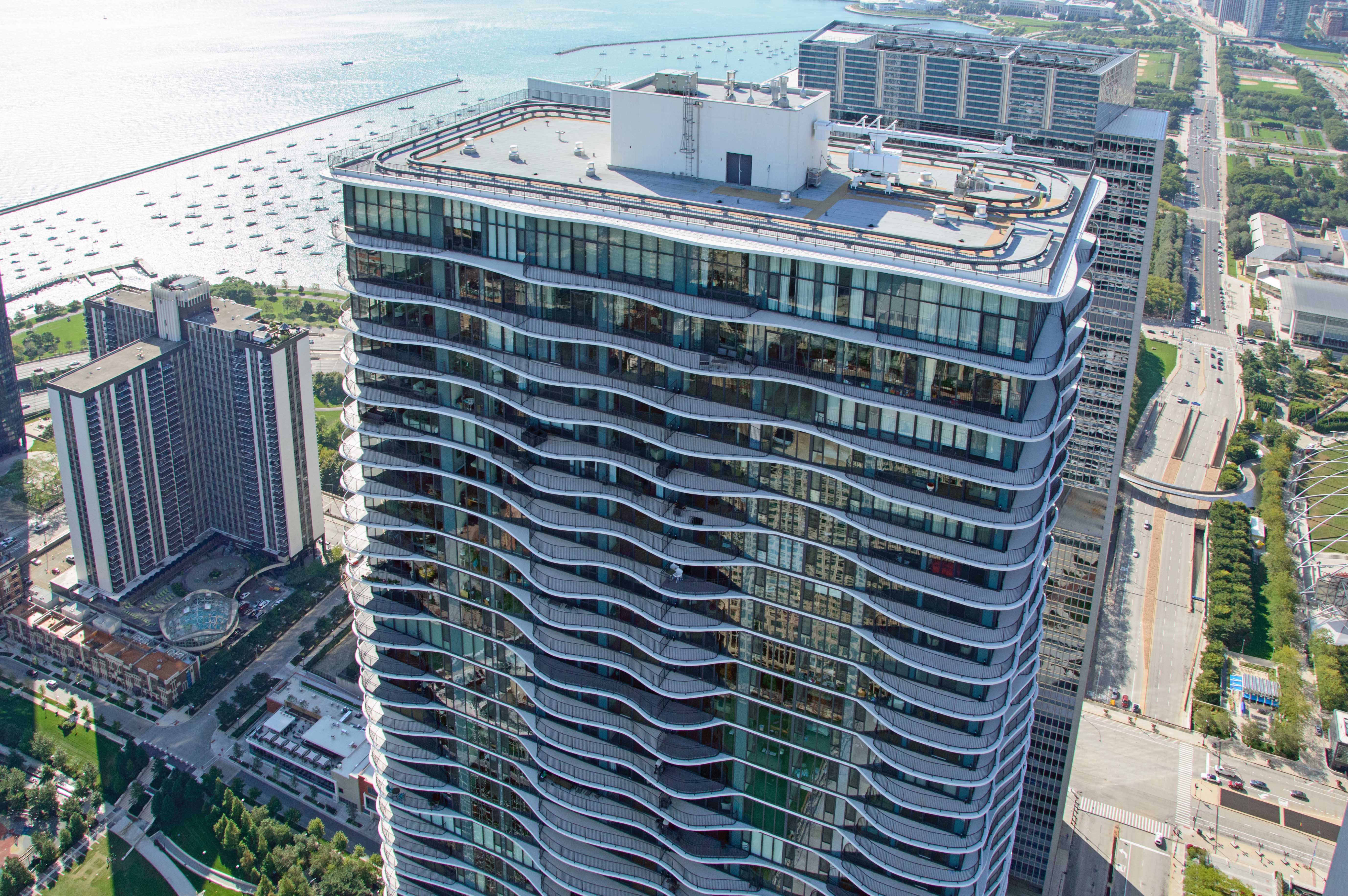 Aqua's underutilized high-floor balconies – YoChicago