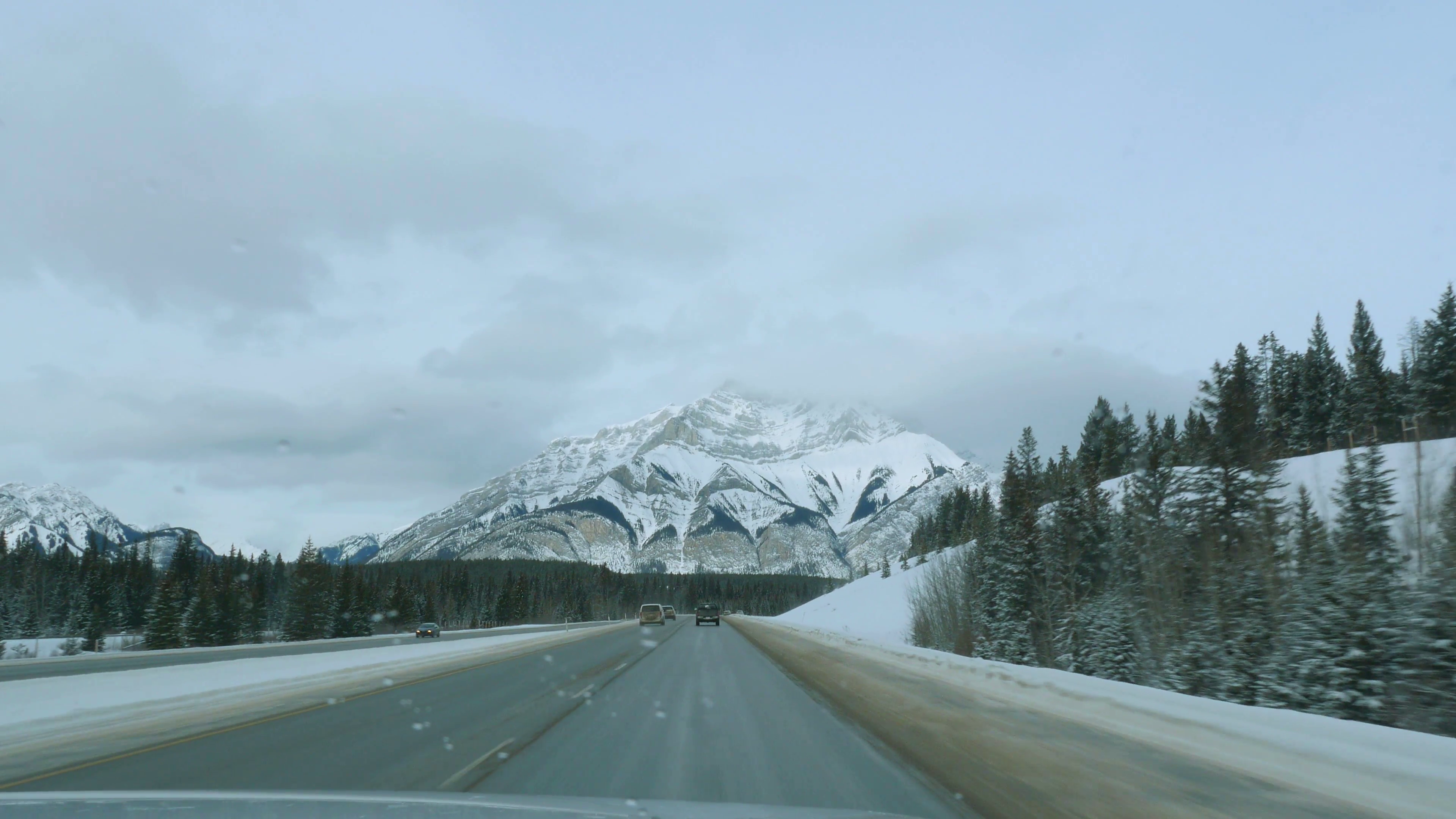 Winter driving with traffic in the Rockies on TransCanada or HWY 1 ...