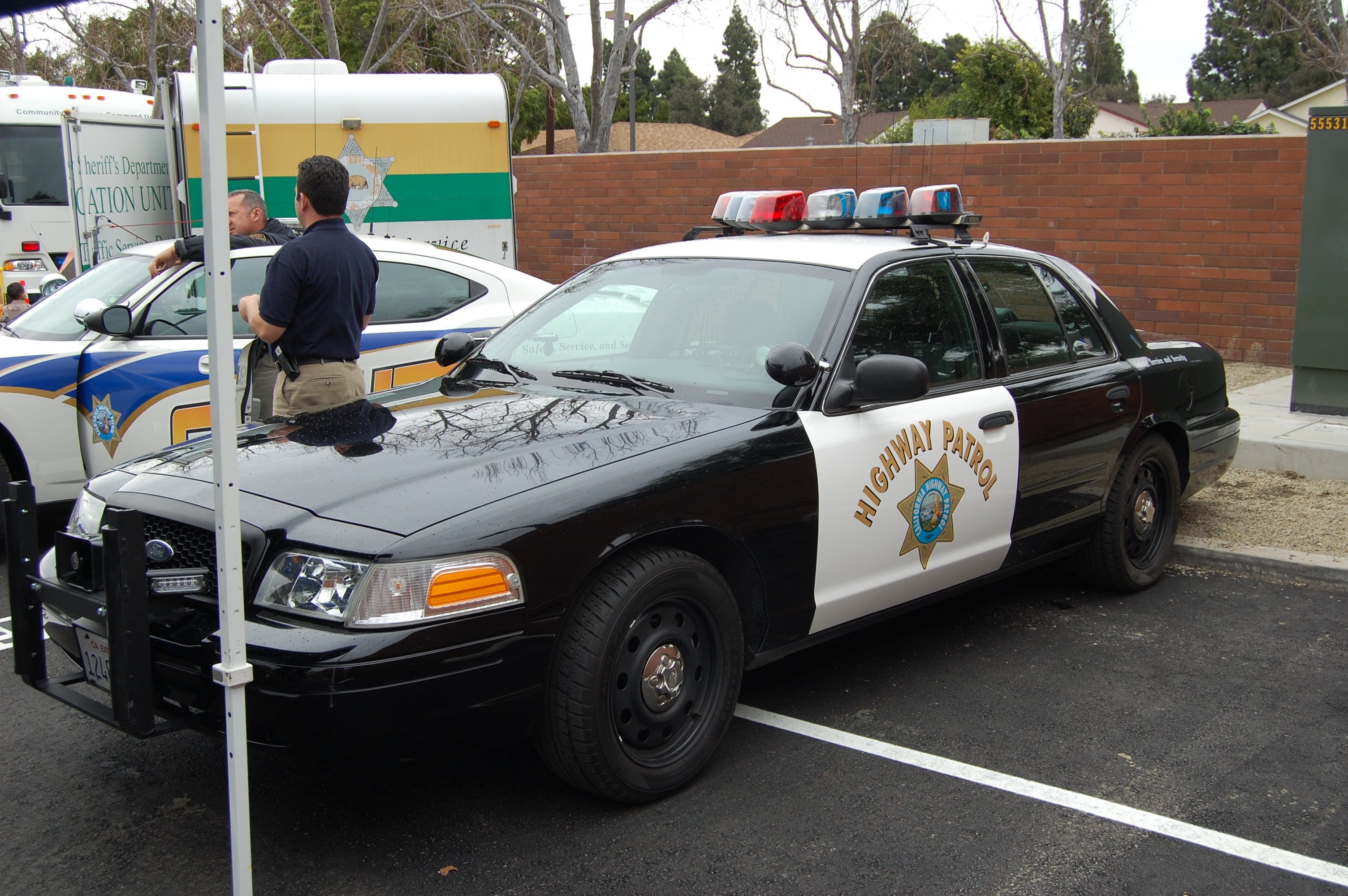 File:California Highway Patrol Cruiser.JPG - Wikimedia Commons