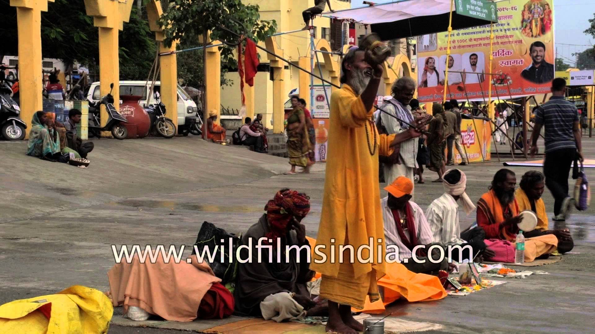 Hindu holy men or sadhus gathered at Nashik Kumbh mela - YouTube