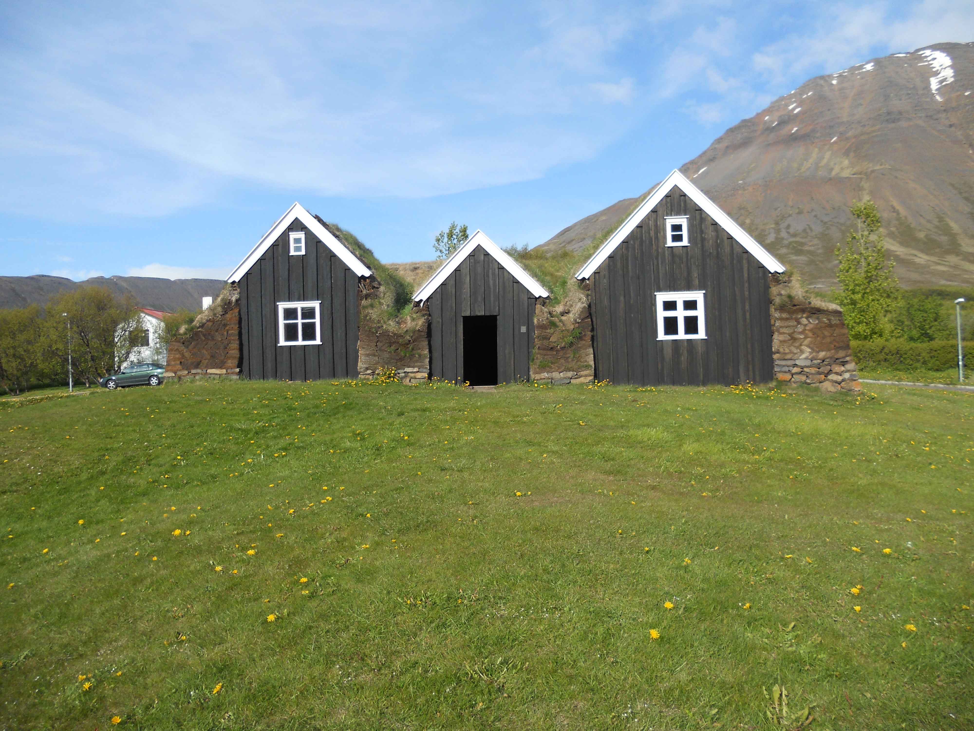 The Truth about Elves and Trolls – Icelandica