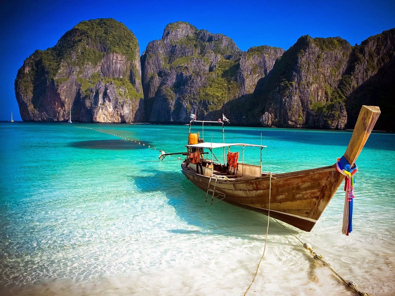 Holiday Destinations: Phi Phi Island (Thailand) | World Holiday ...