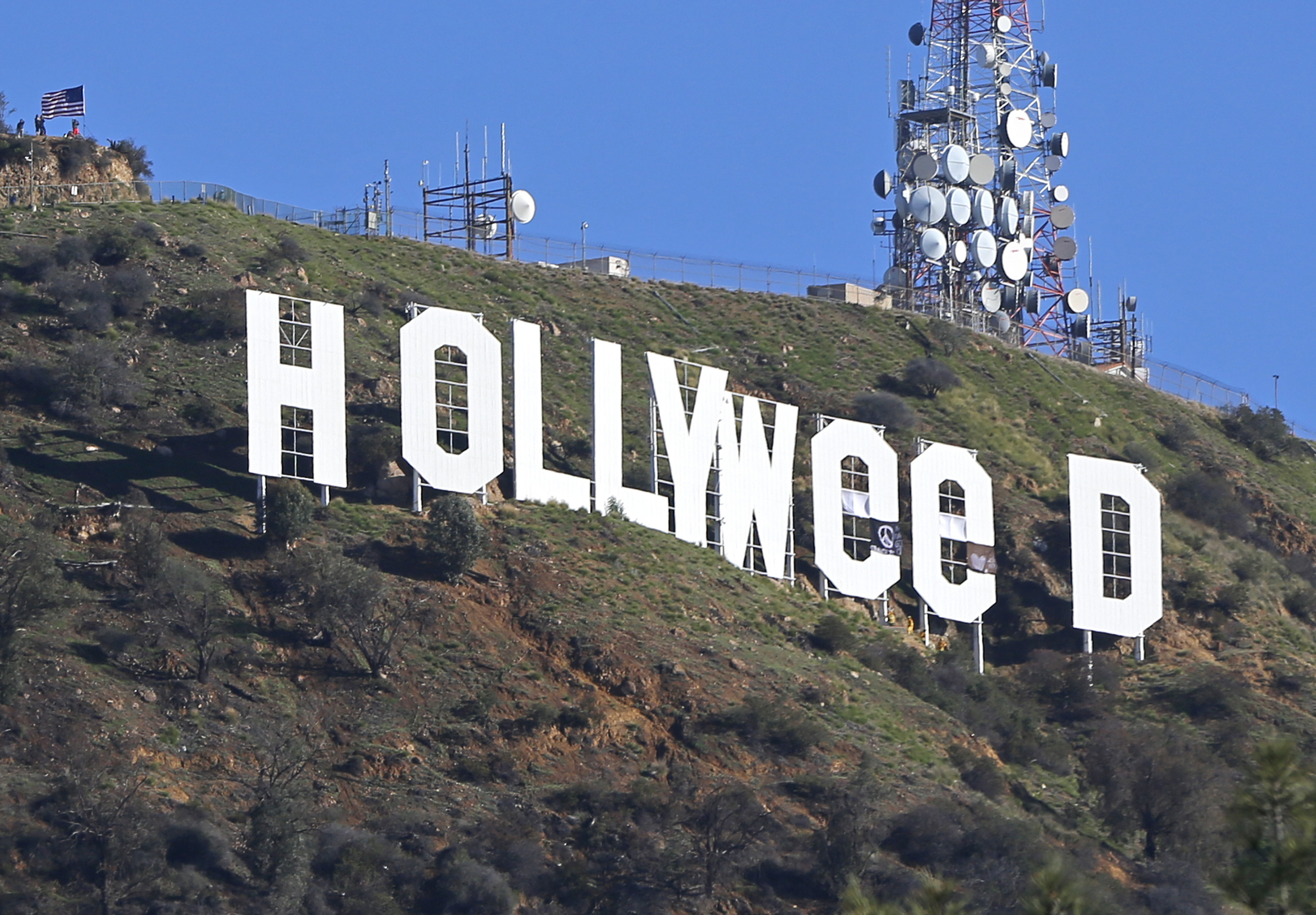 Hollywood Sign Altered to Say 'Hollyweed' | Time