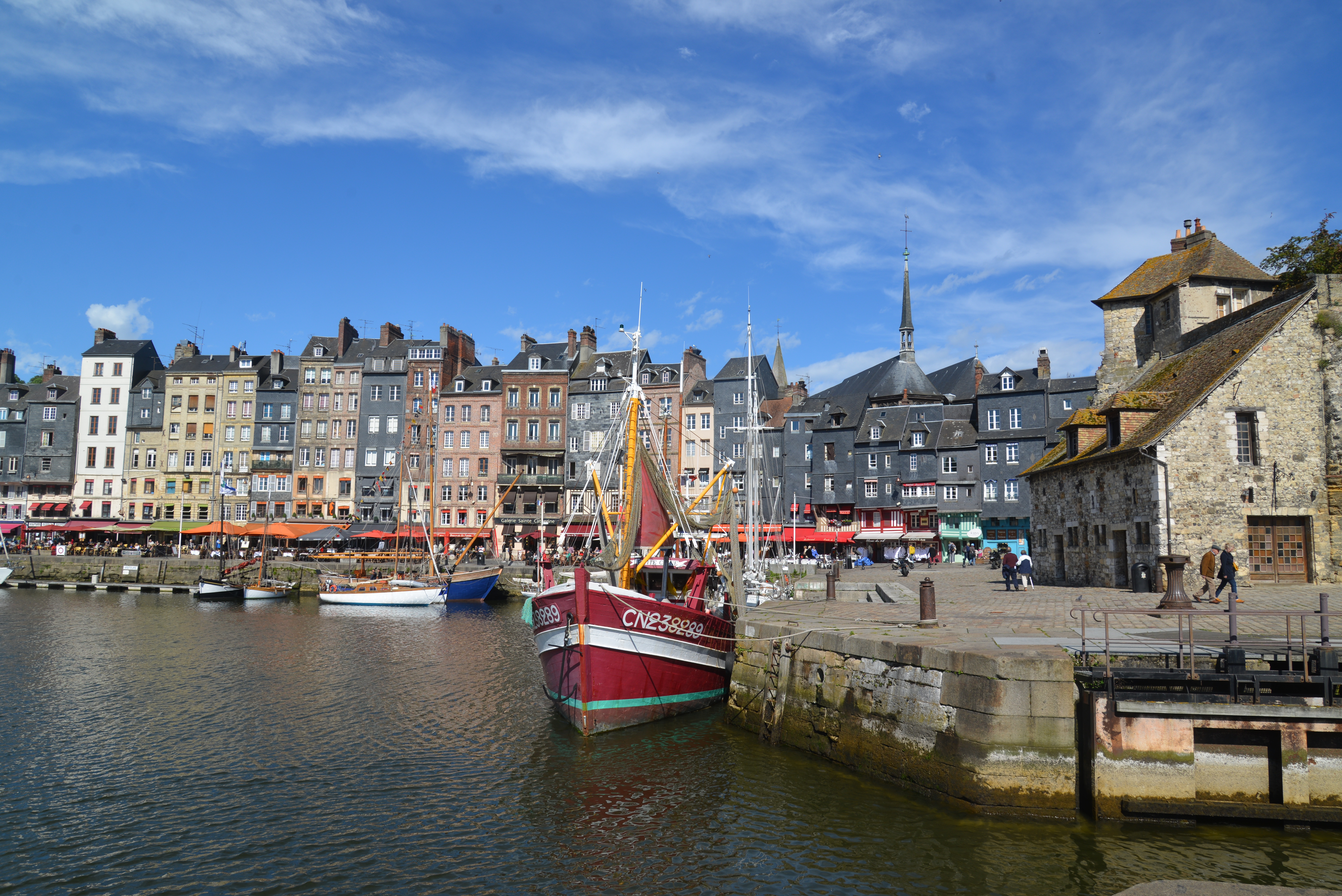 Honfleur boat stand photo