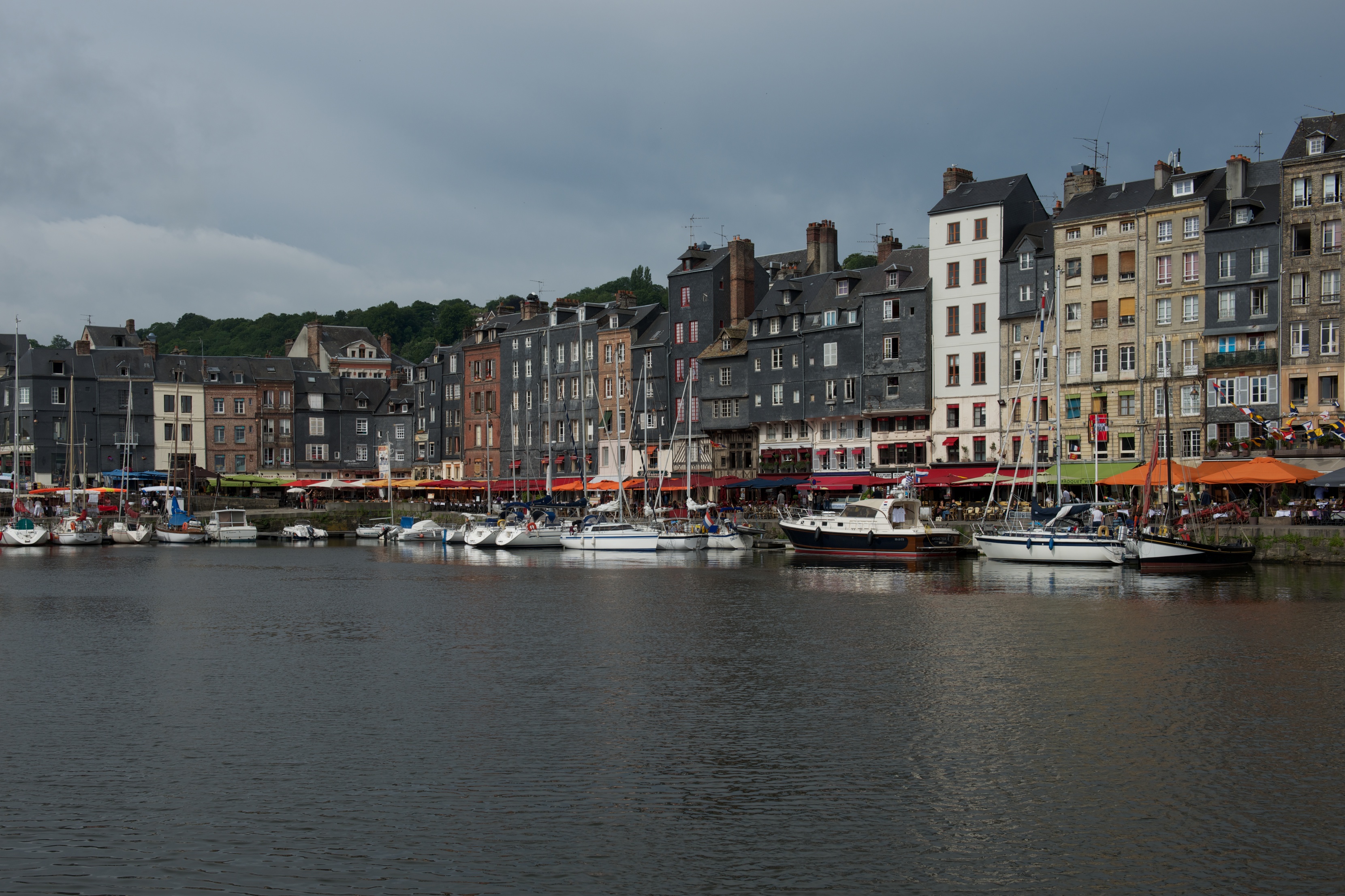 Honfleur boat stand photo