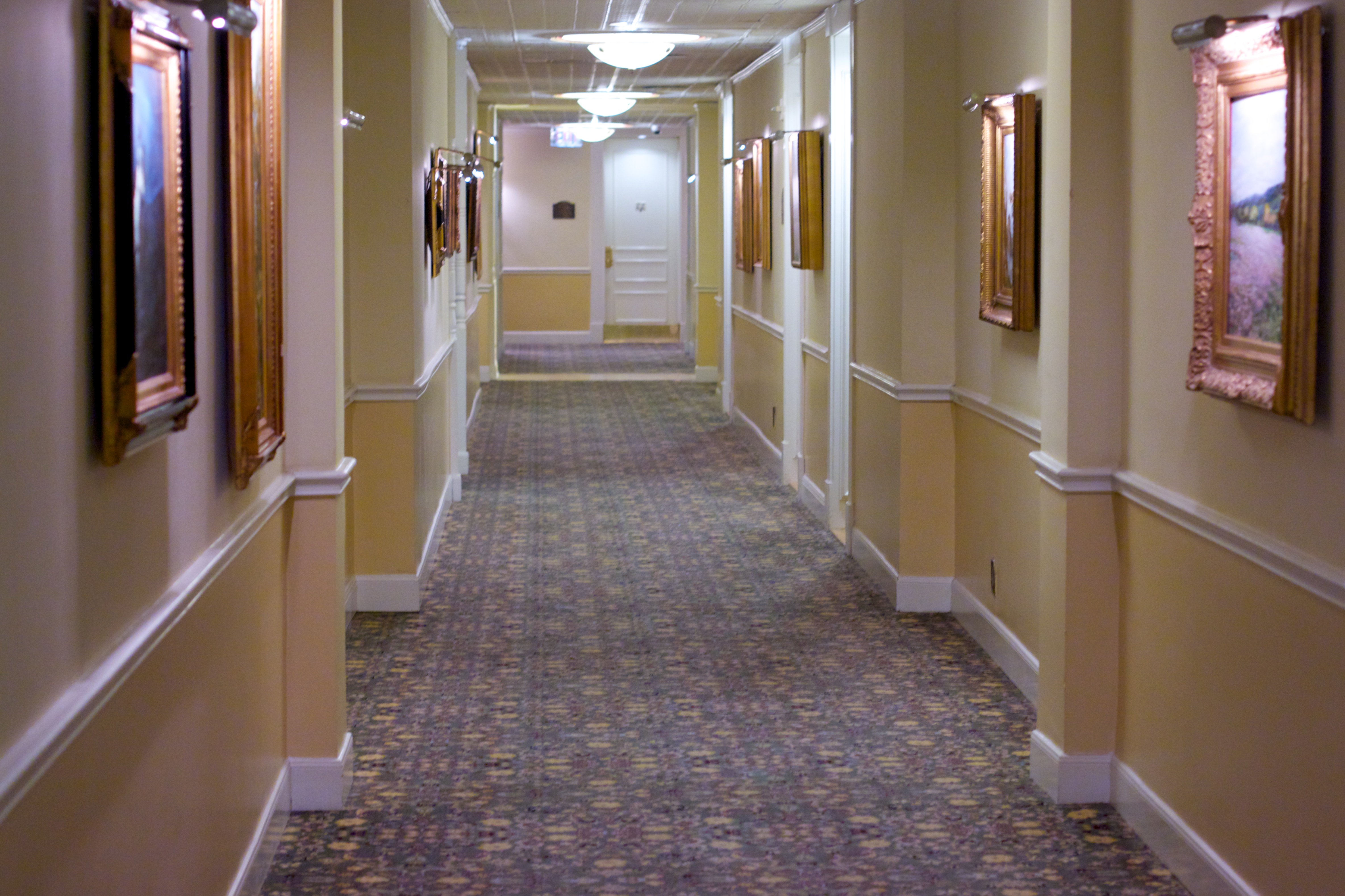 File:Driskill Hotel Hallway 2011 (5498344394).jpg - Wikimedia Commons