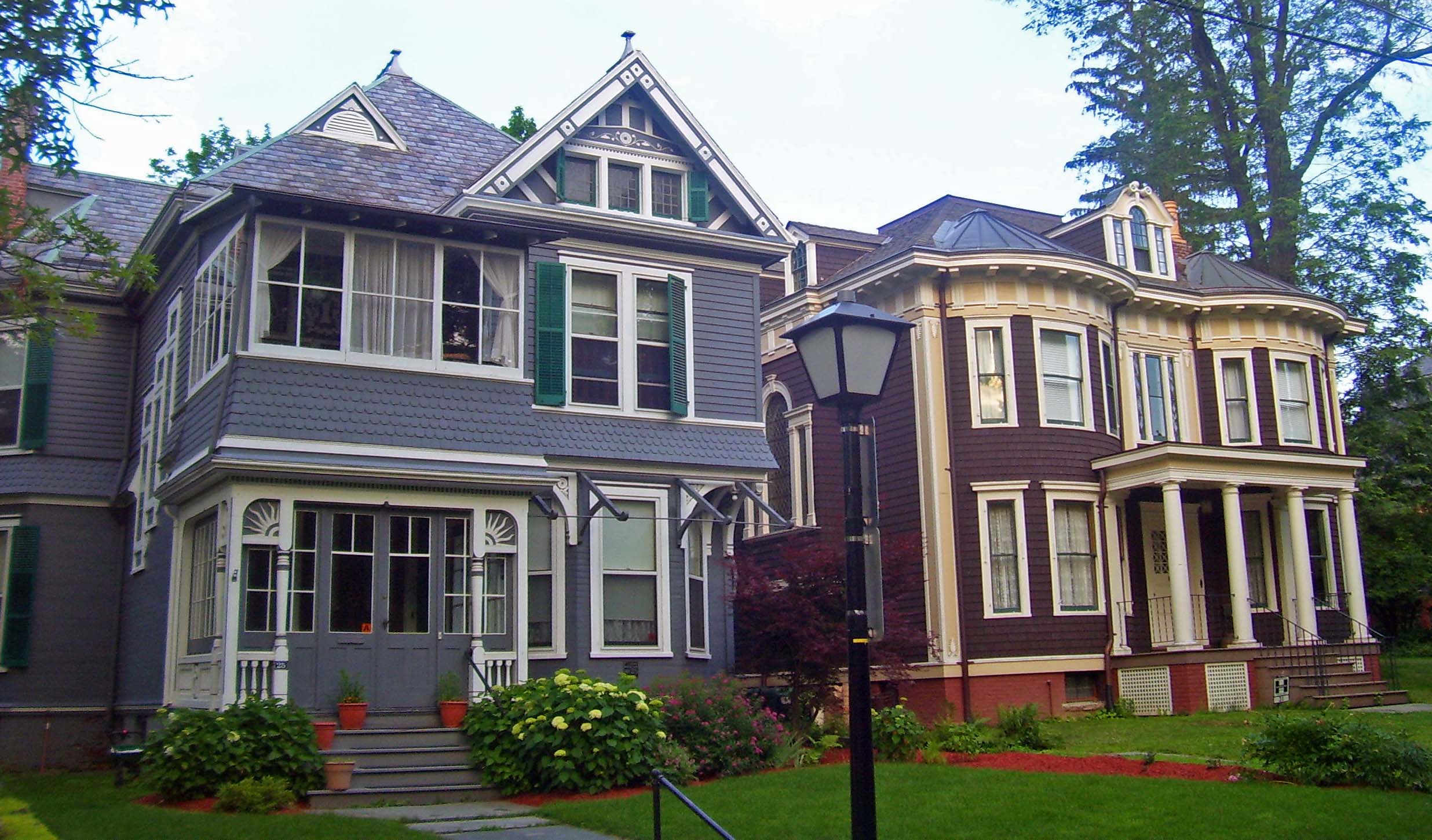 File:Houses on Garfield Place, Poughkeepsie, NY.jpg - Wikimedia Commons