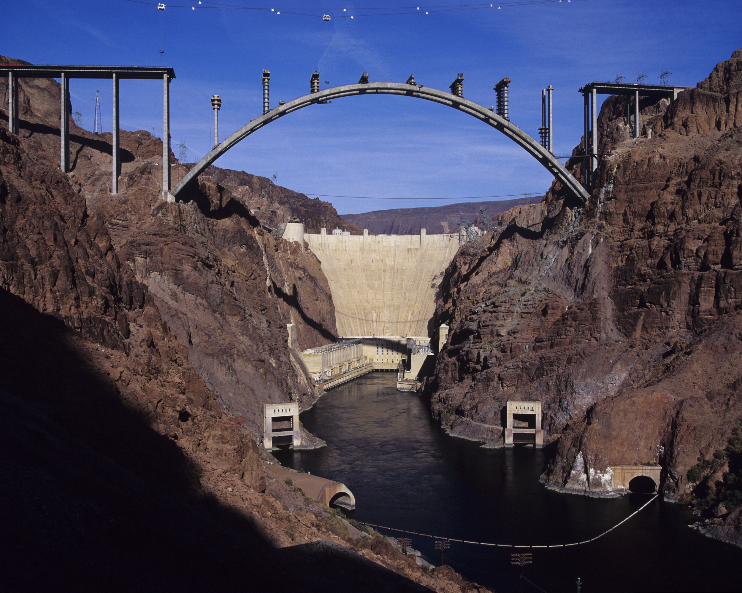 File:Hoover Dam Bypass Bridge - 2009-11.jpg - Wikimedia Commons