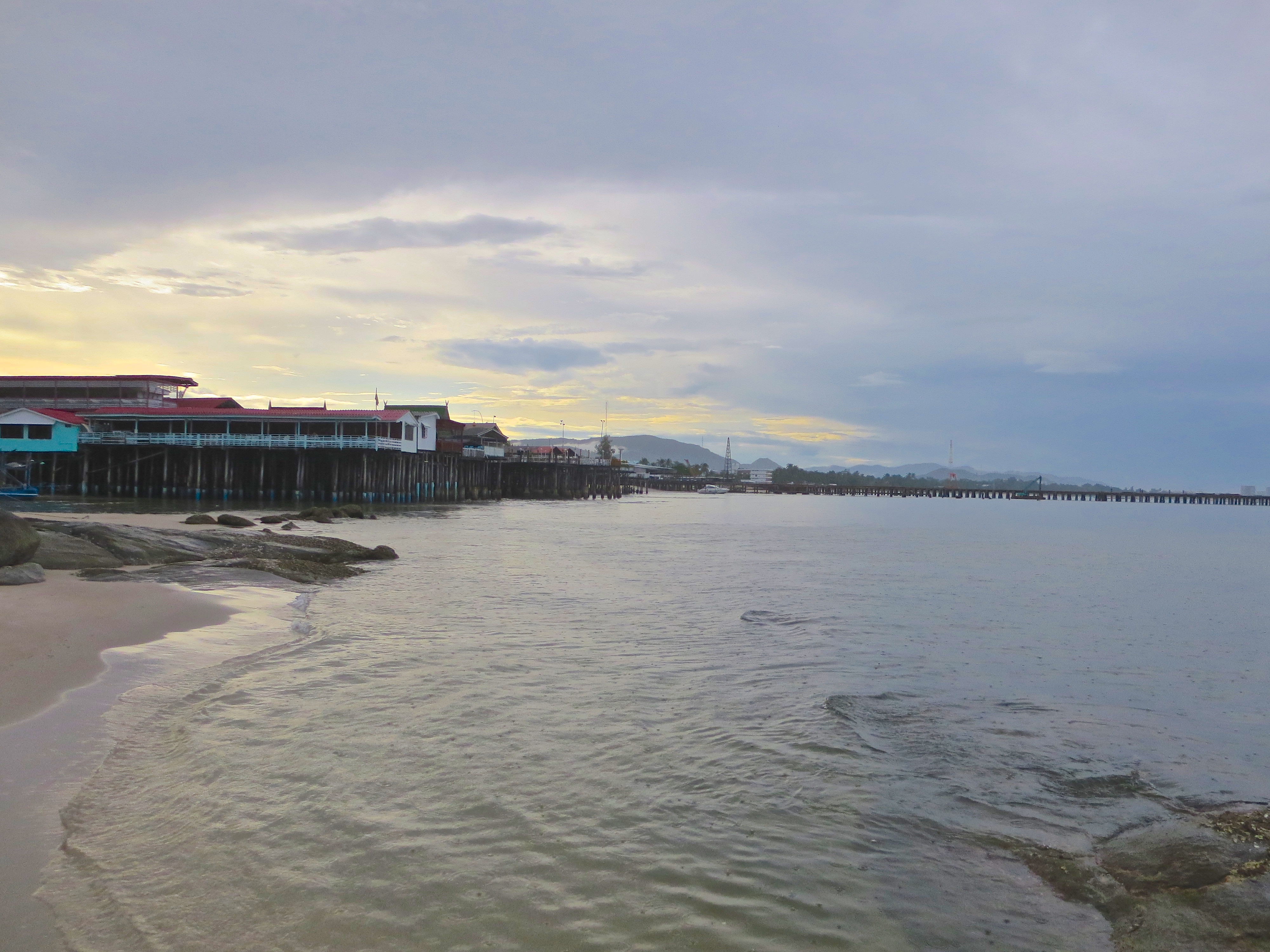 File:Huahin, Waterfront - panoramio.jpg - Wikimedia Commons