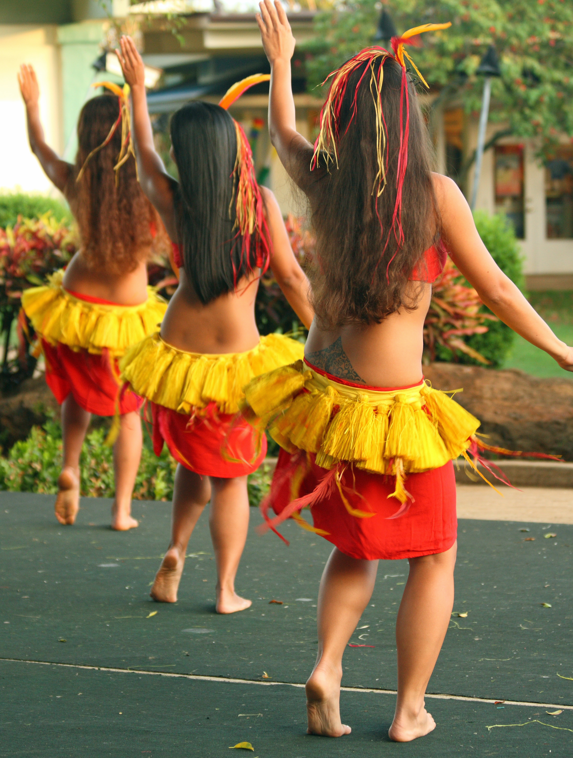 File:Three lovely hula dancers from behind (4829089541).jpg ...